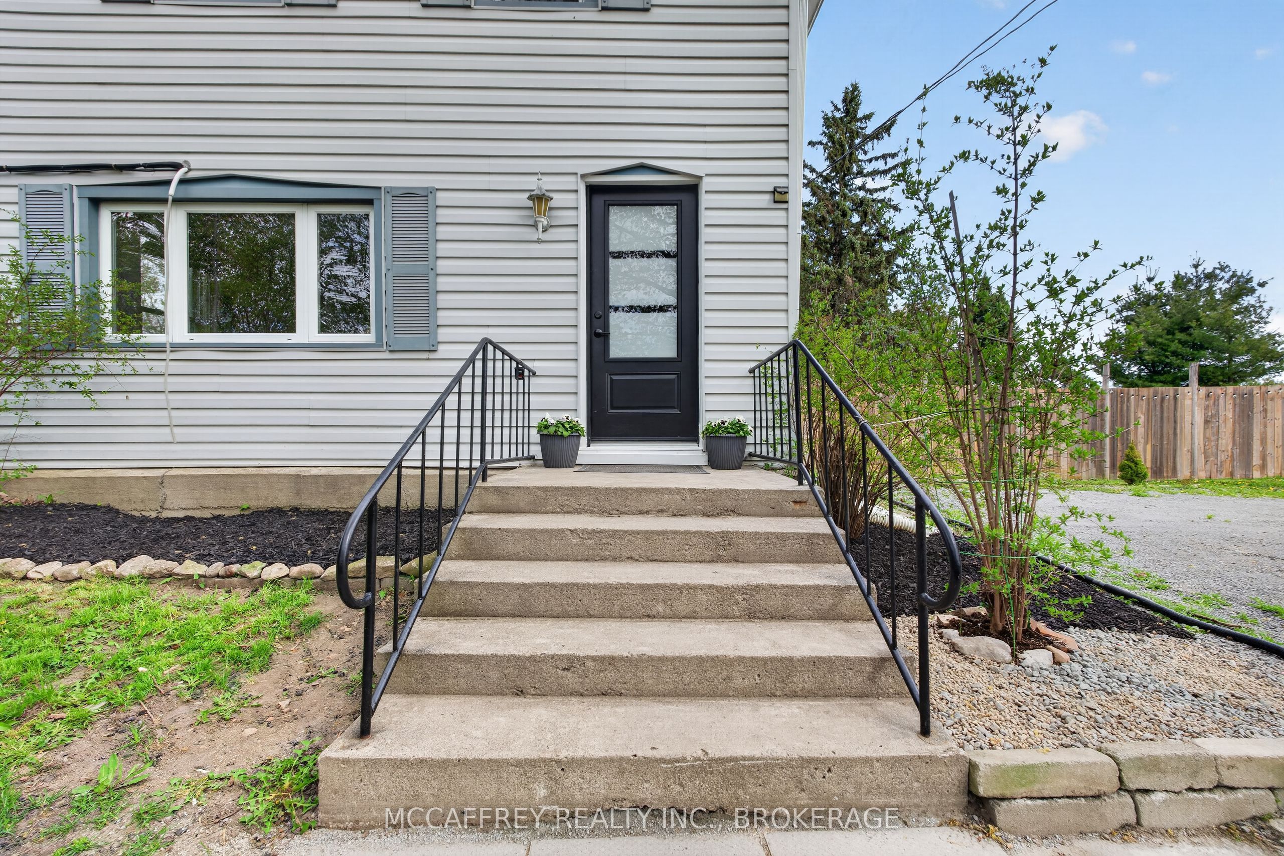476 Hoards Road Property Photo 3
