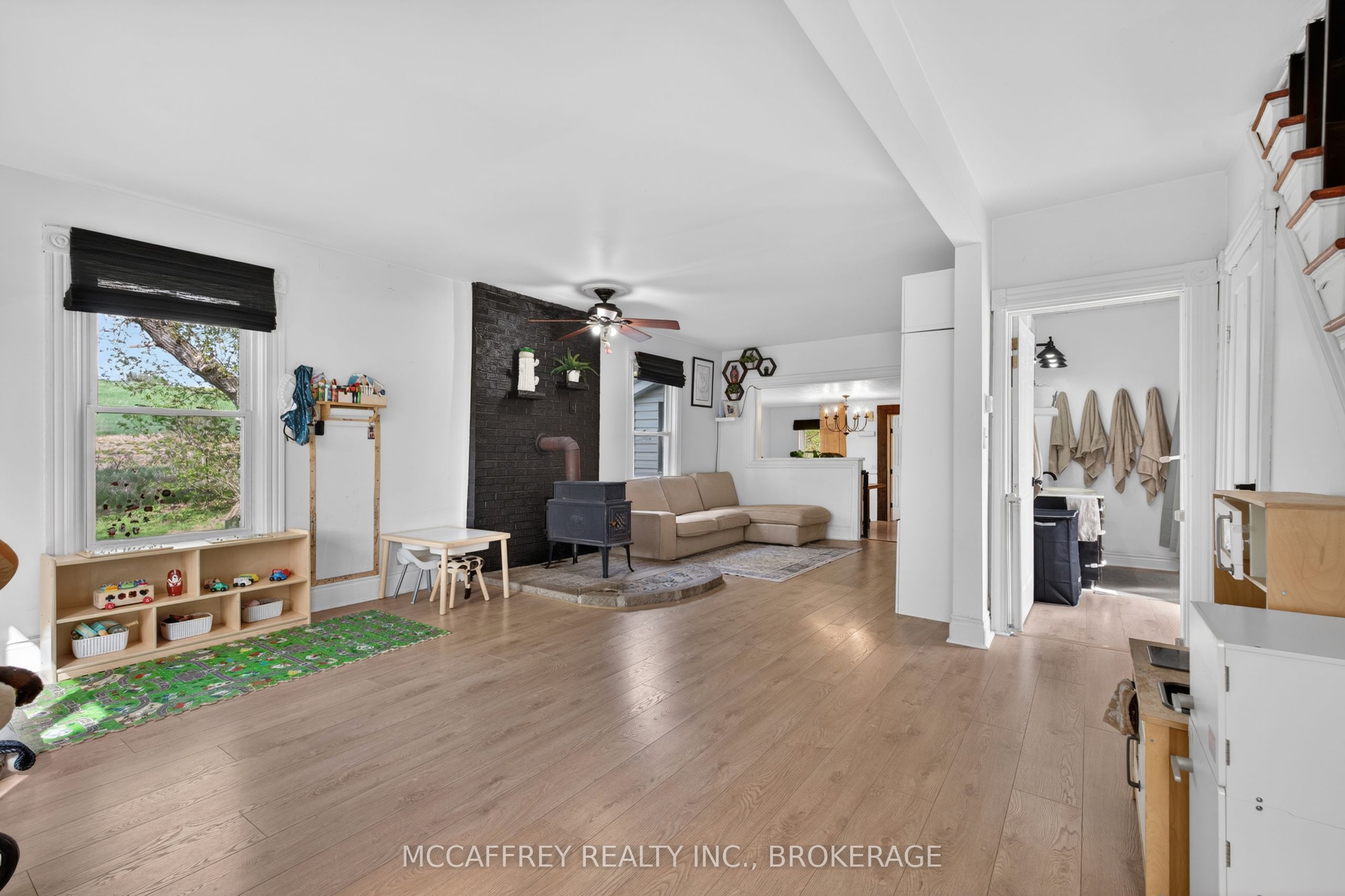 476 Hoards Road Property Photo 5