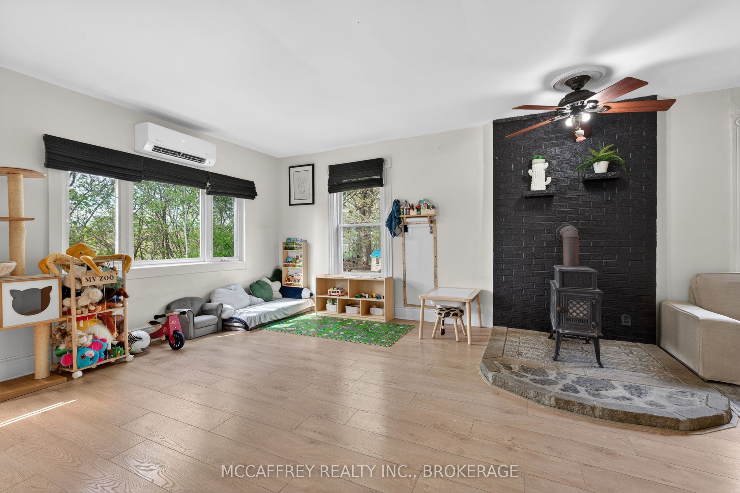 476 Hoards Road Property Photo 6