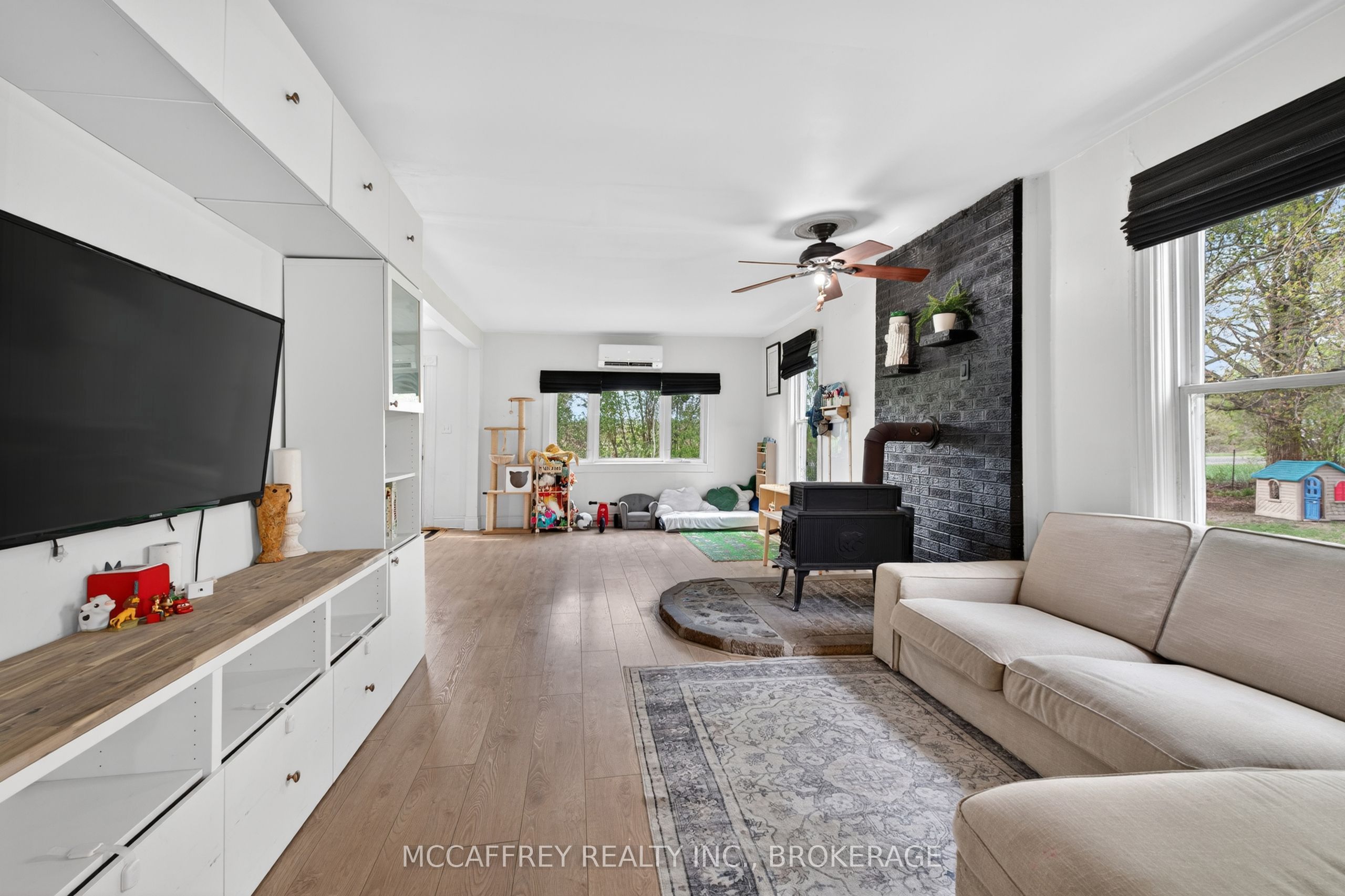 476 Hoards Road Property Photo 10