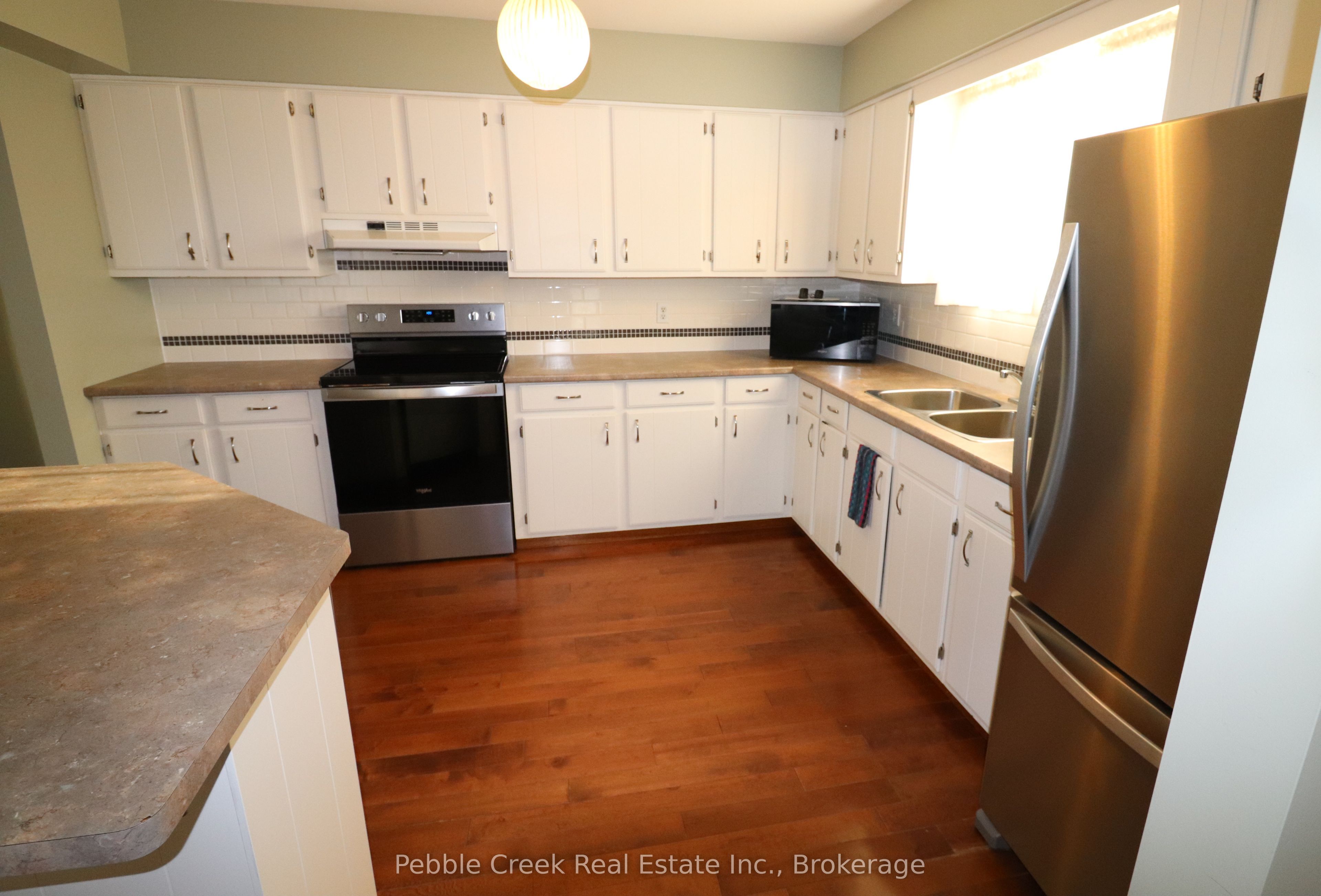 21 Suncoast Drive W Property Photo 7