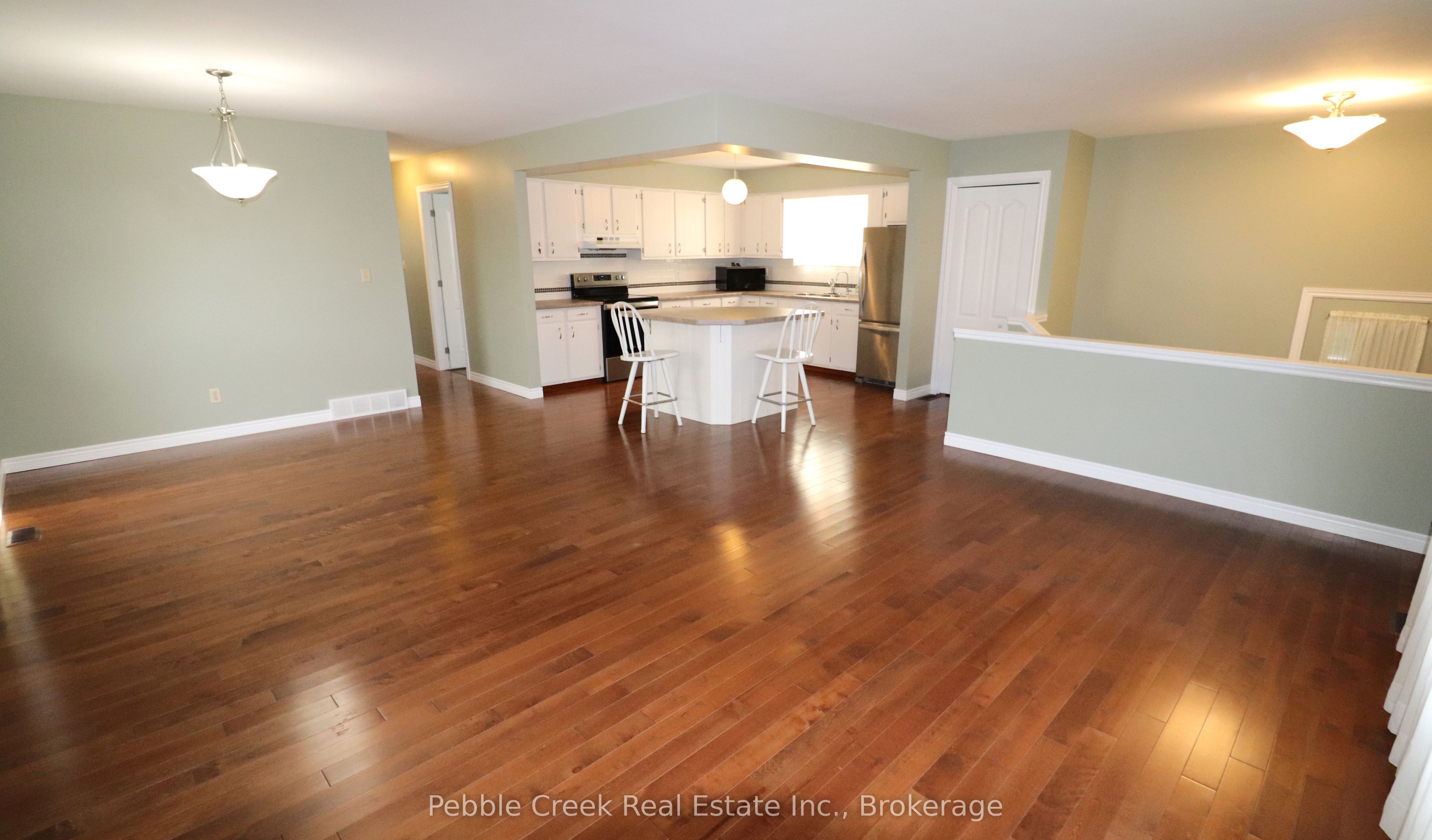 21 Suncoast Drive W Property Photo 12