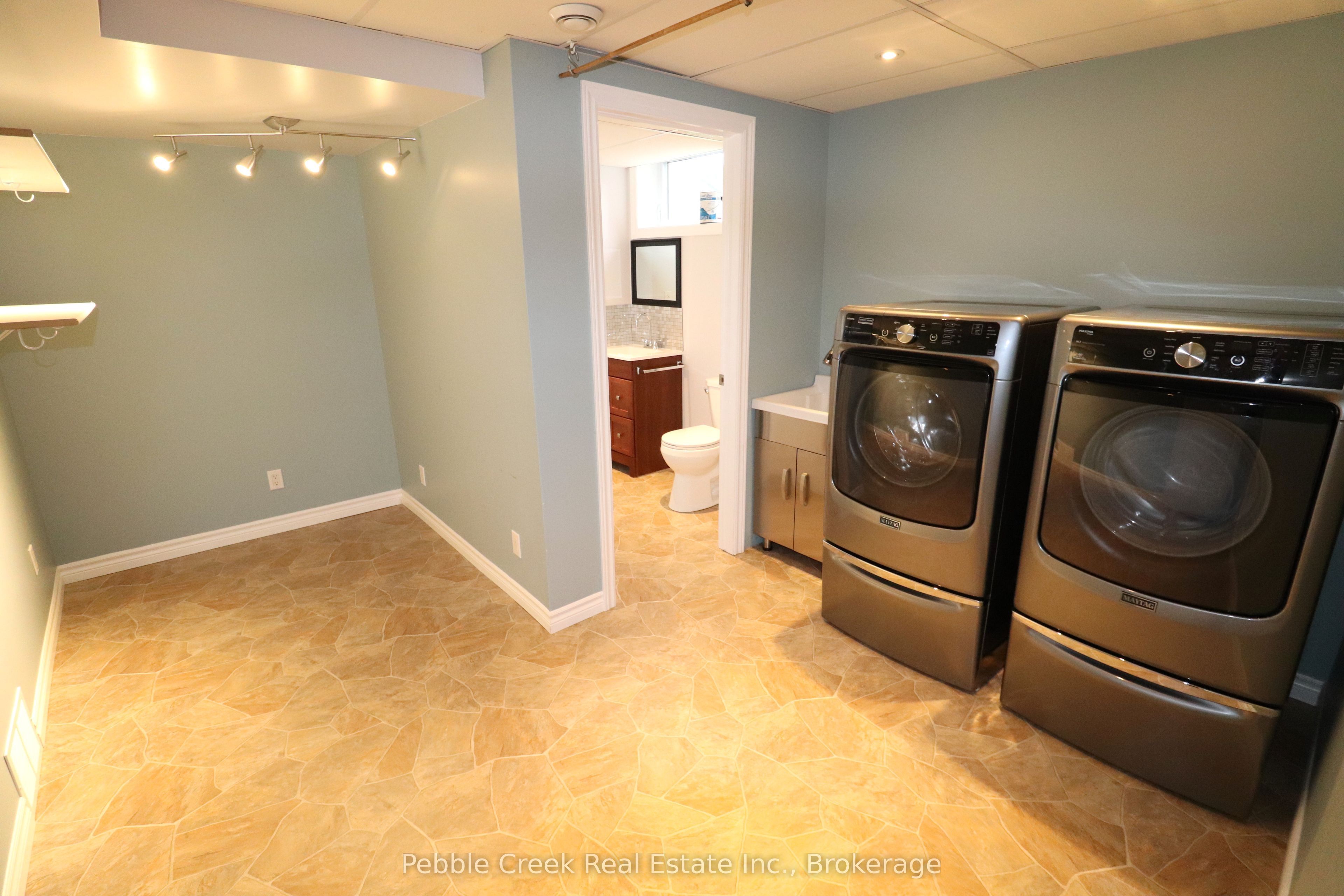 21 Suncoast Drive W Property Photo 27