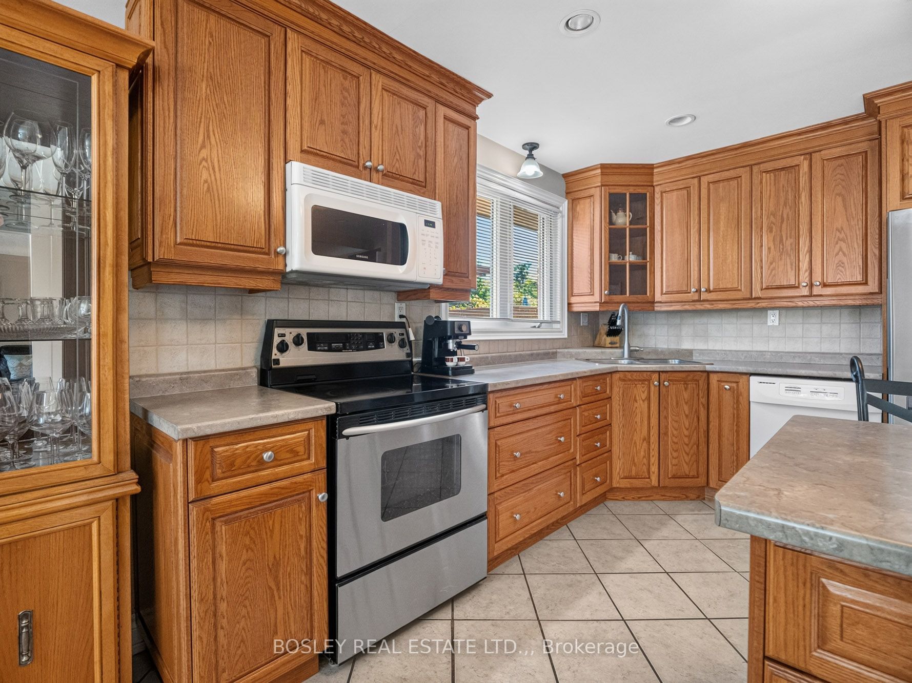 5 Bendingroad Crescent Property Photo 6