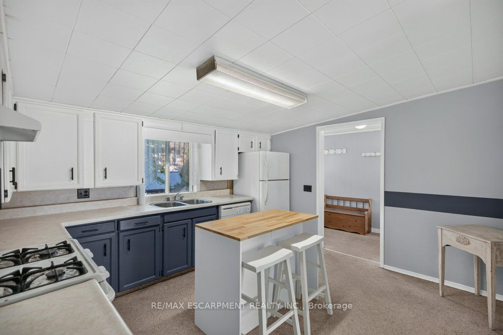 4 Erie Avenue S Property Photo 21