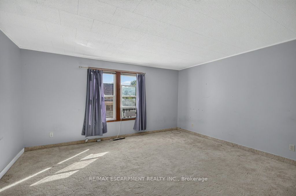 4 Erie Avenue S Property Photo 27