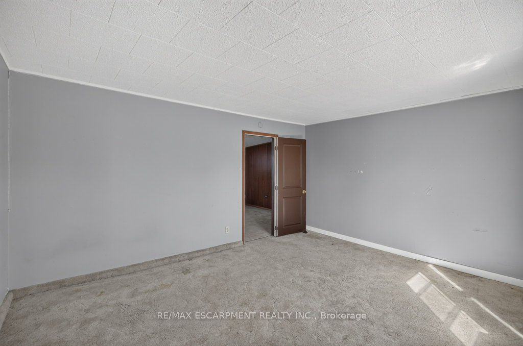 4 Erie Avenue S Property Photo 28