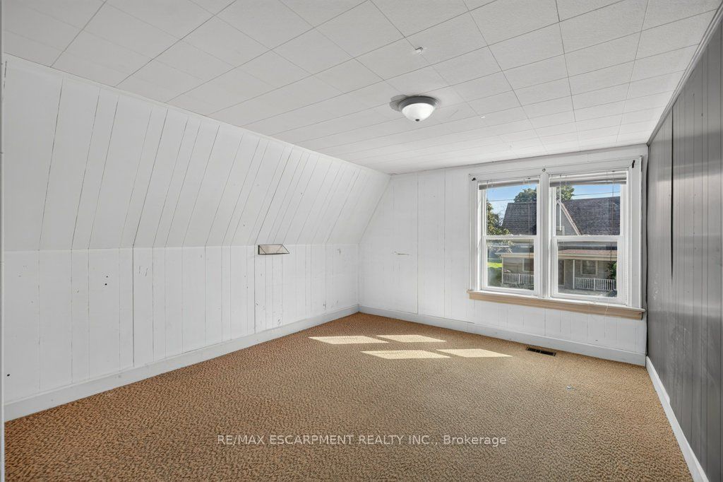 4 Erie Avenue S Property Photo 29
