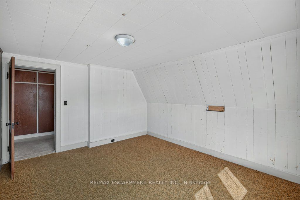 4 Erie Avenue S Property Photo 30