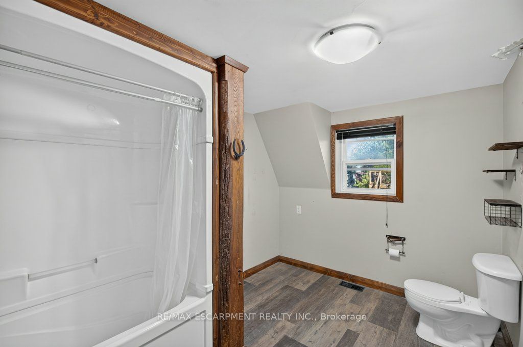 4 Erie Avenue S Property Photo 35