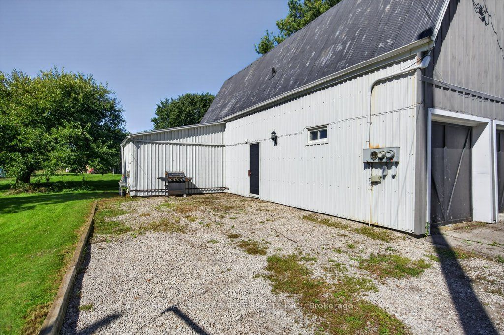 4 Erie Avenue S Property Photo 43