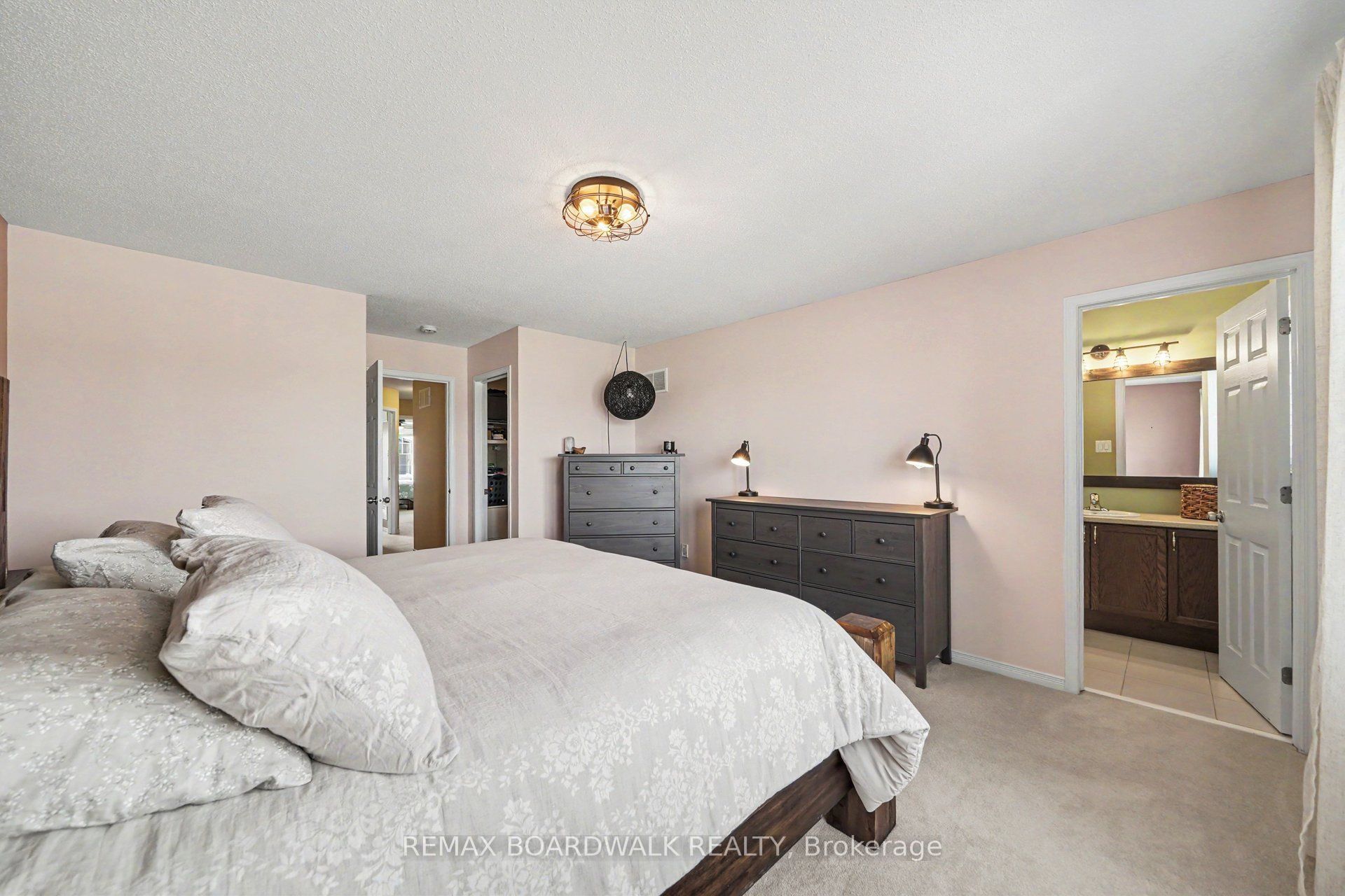 66 Riddell Street Property Photo 15