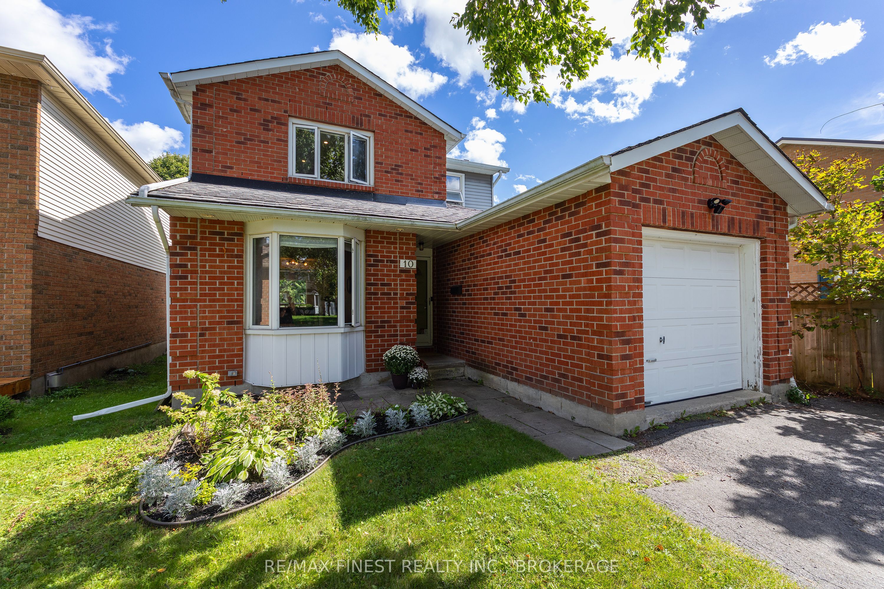 10 Chartwell Crescent Property Photo 1
