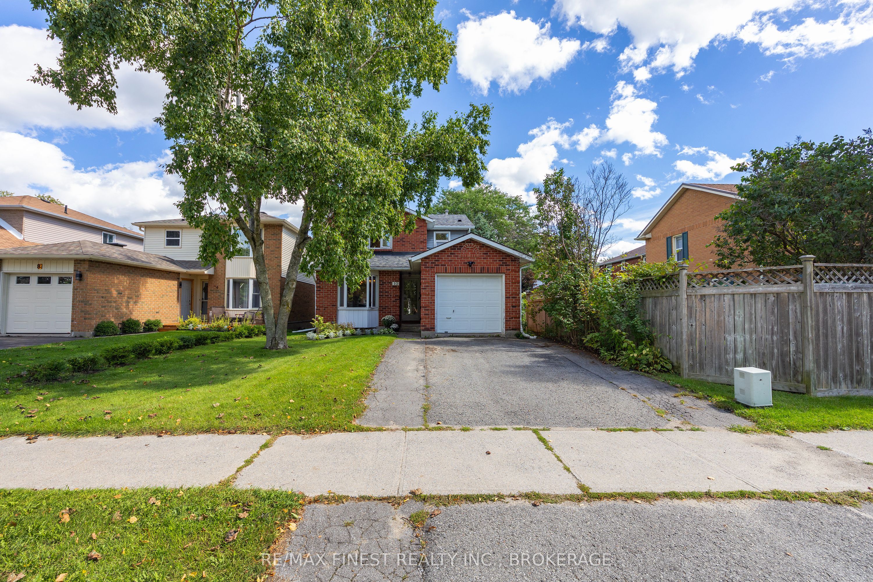 10 Chartwell Crescent Property Photo 2
