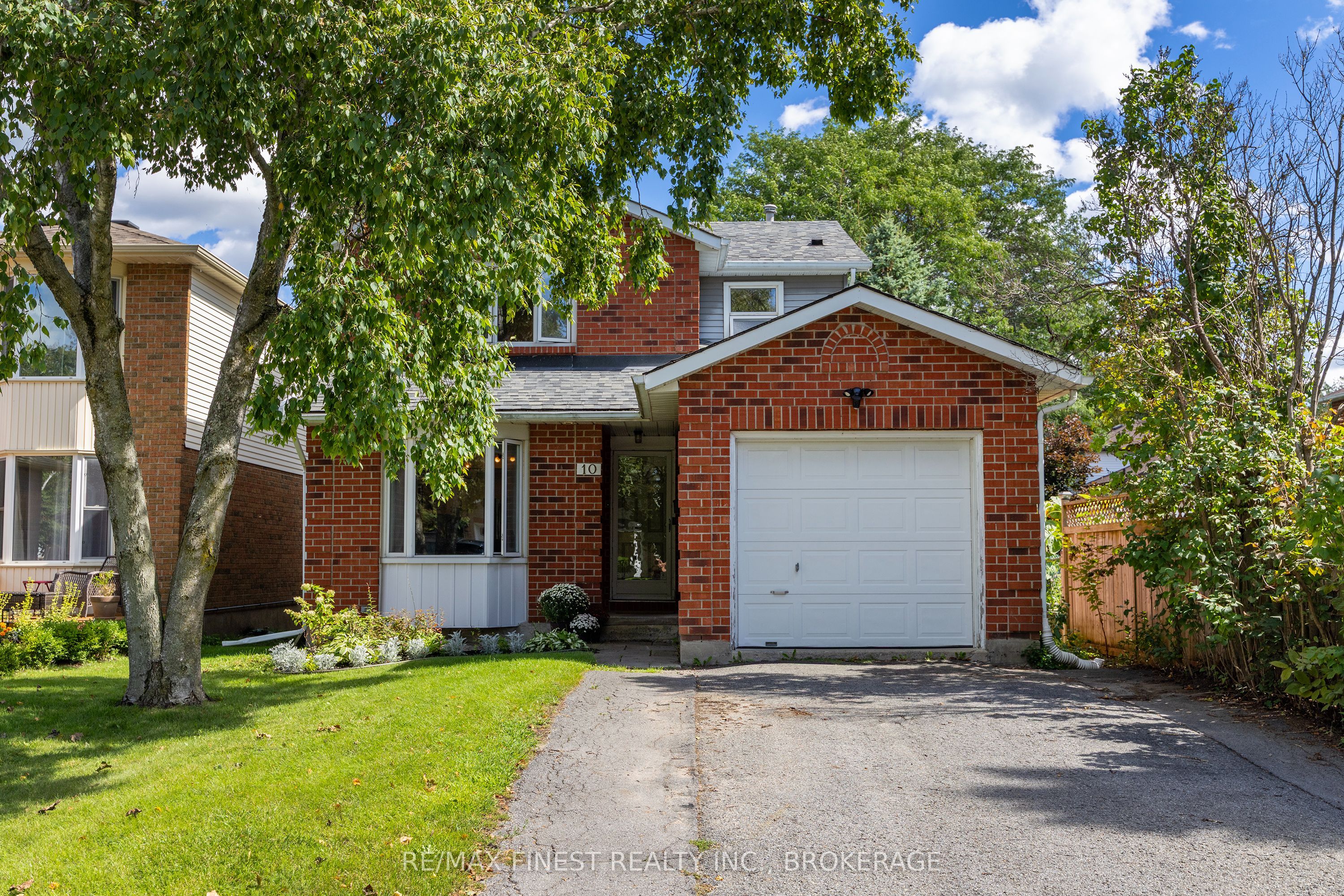 10 Chartwell Crescent Property Photo 3