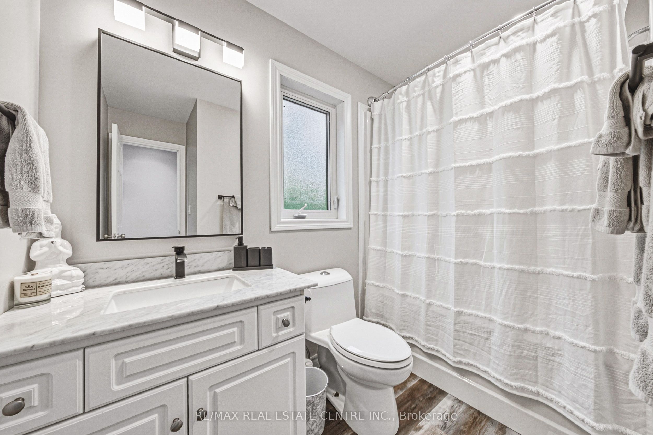 8 Lake Road Property Photo 15