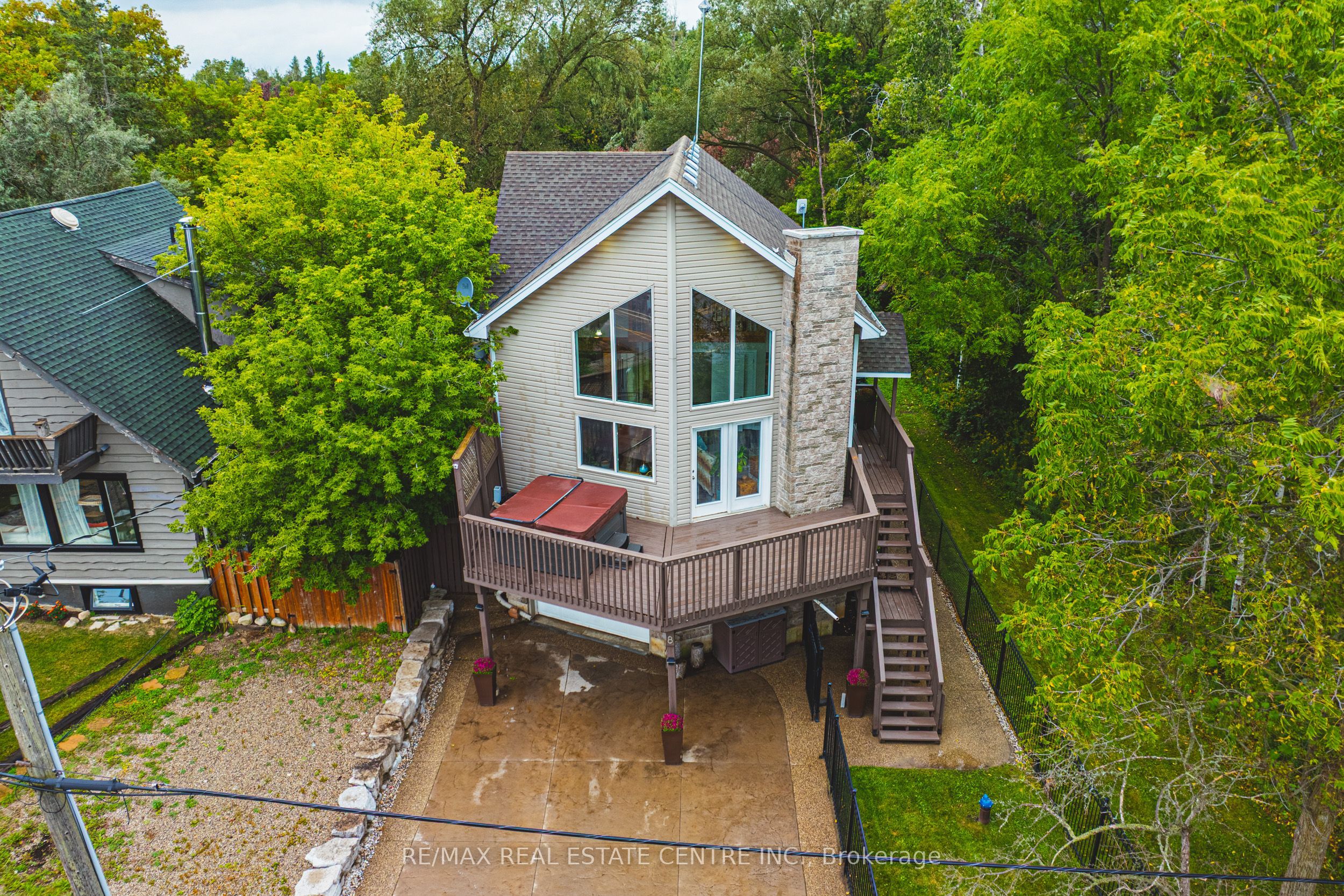 8 Lake Road Property Photo 45