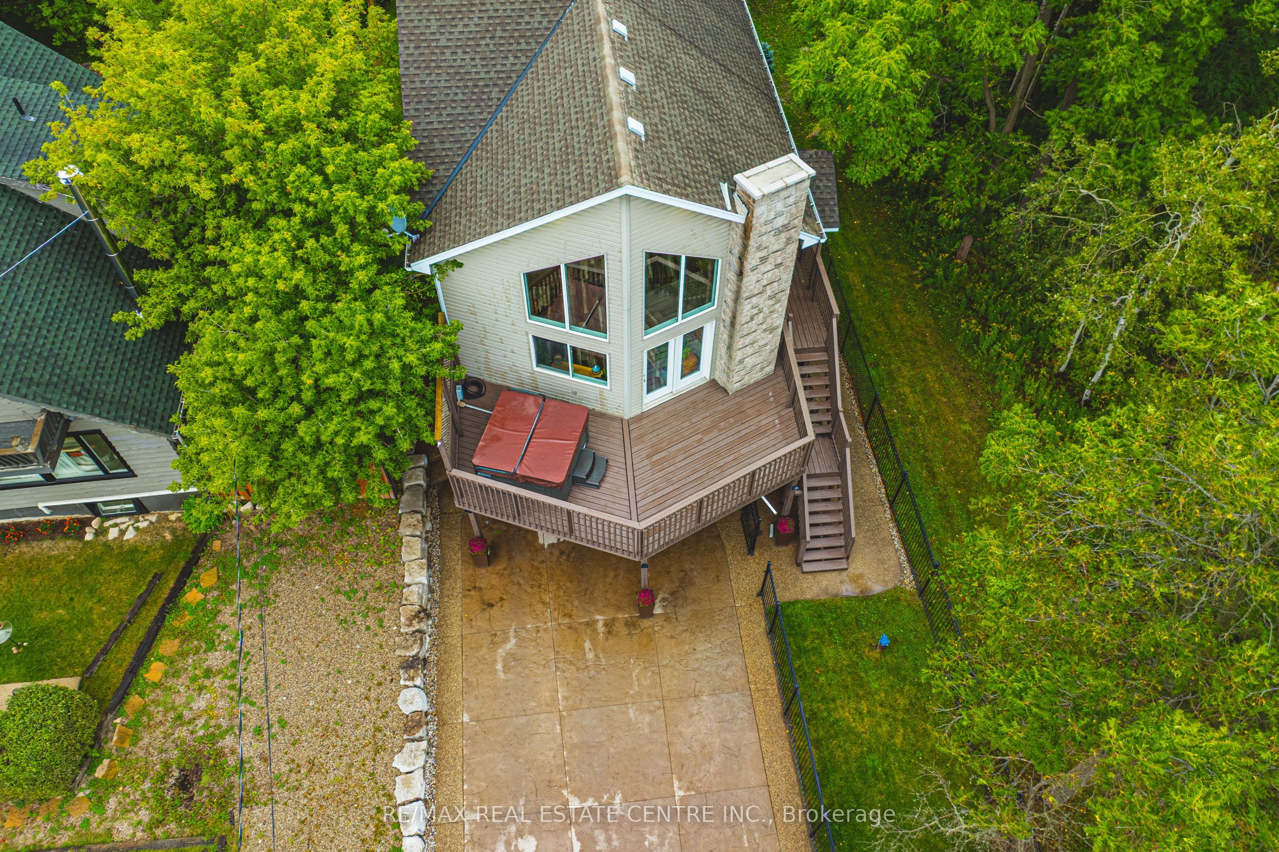 8 Lake Road Property Photo 46