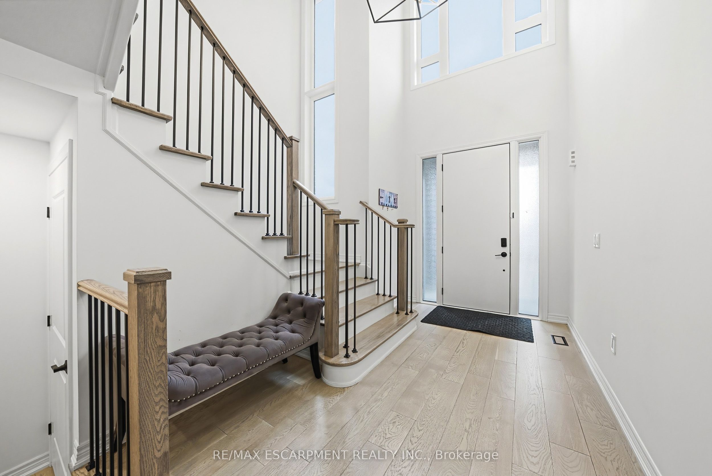 90 Robertson Road Property Photo 3