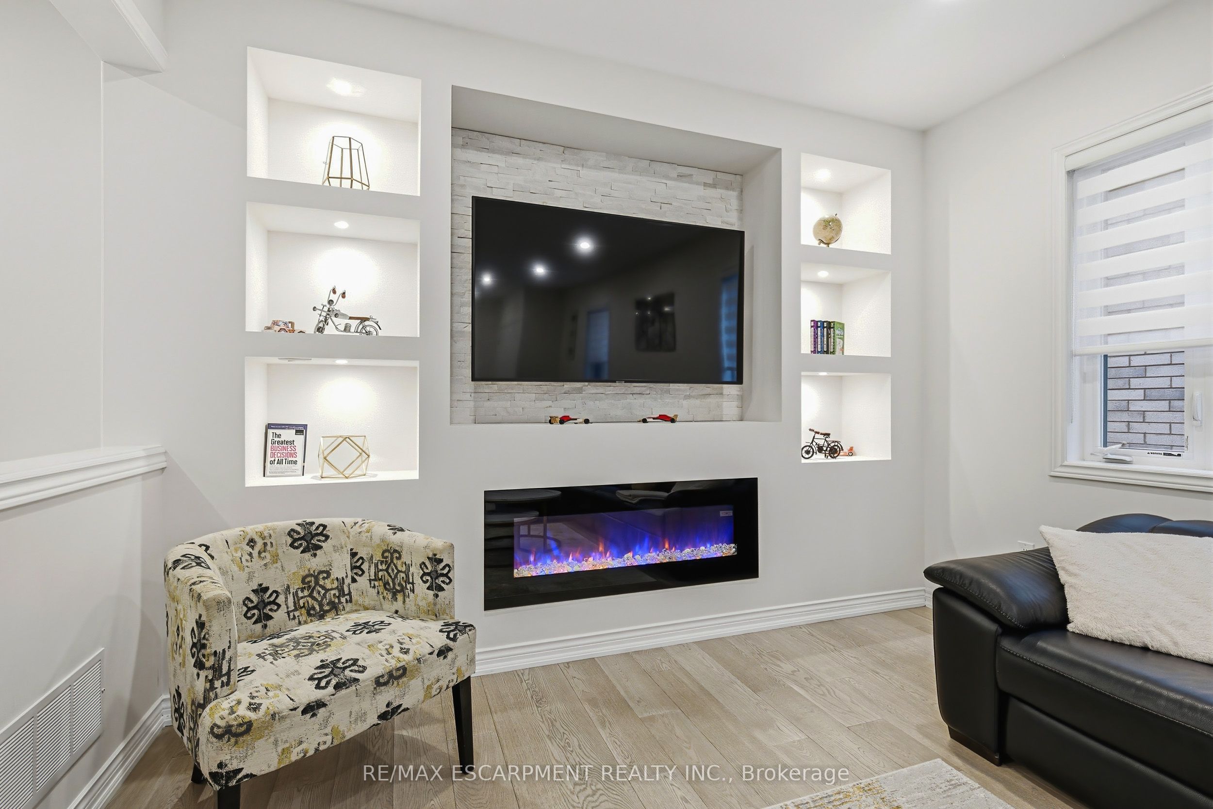 90 Robertson Road Property Photo 6
