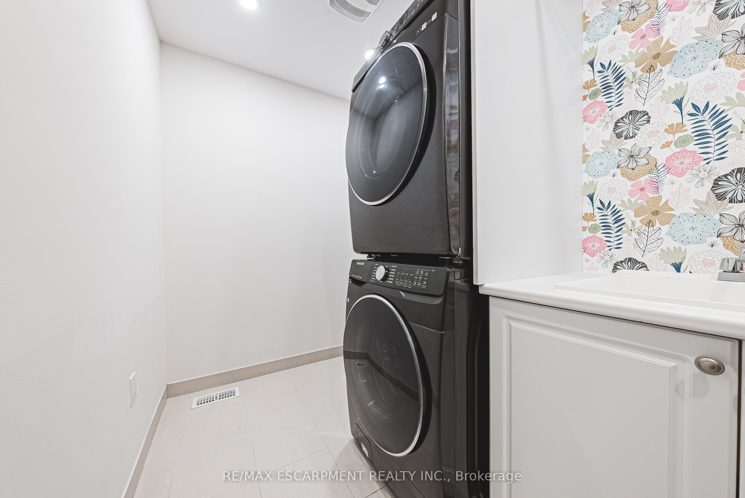 90 Robertson Road Property Photo 40