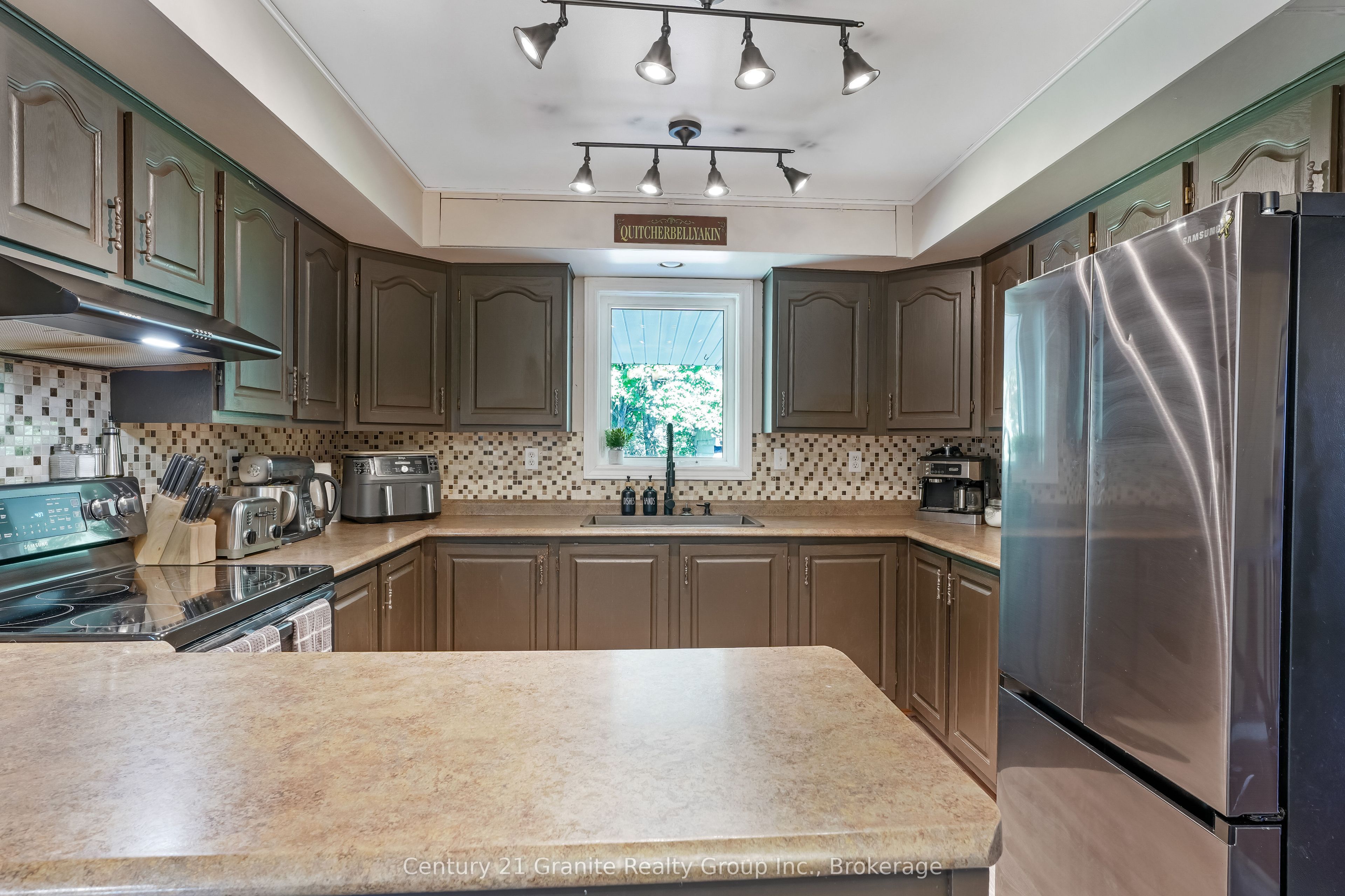 528 South Baptiste Lake Road Property Photo 4