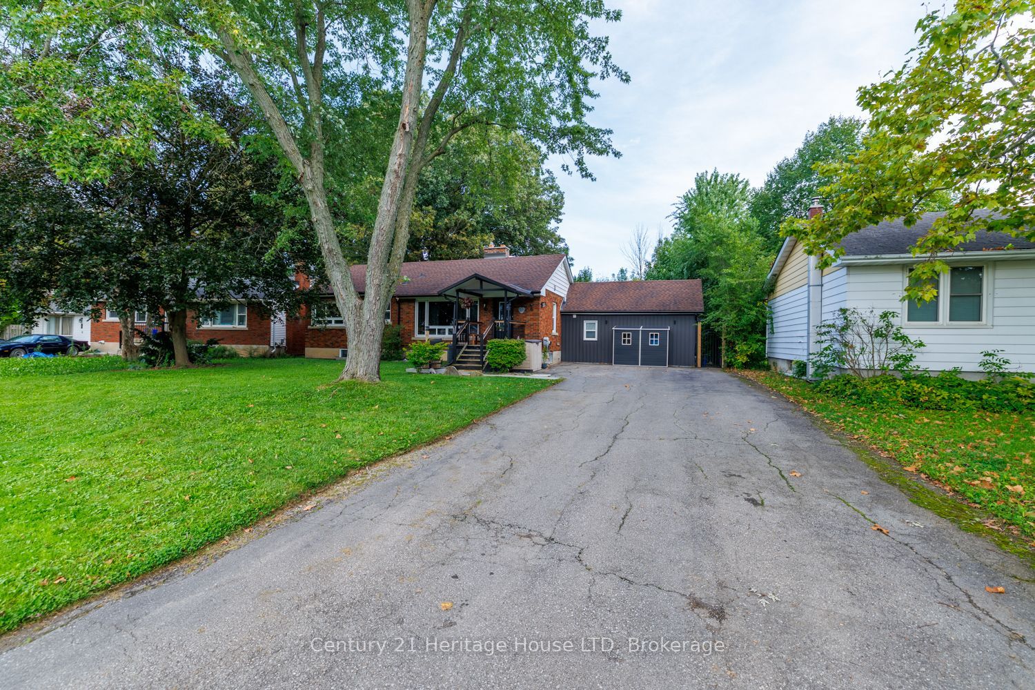6 Greenock Circle Property Photo 1