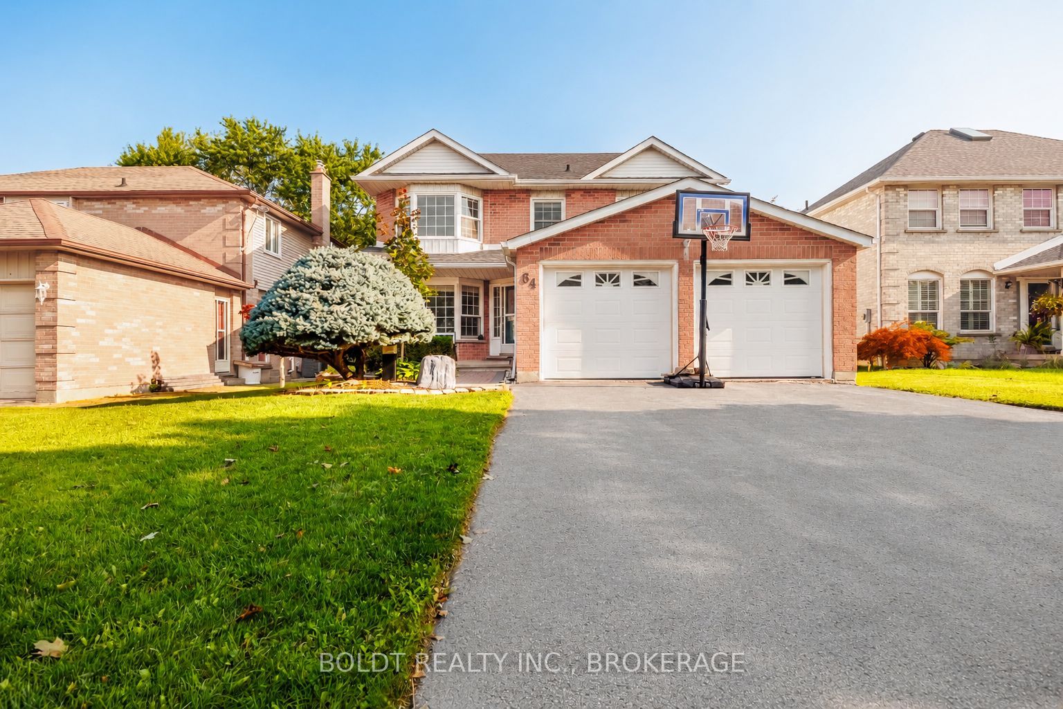 64 Carmine Crescent Property Photo 1