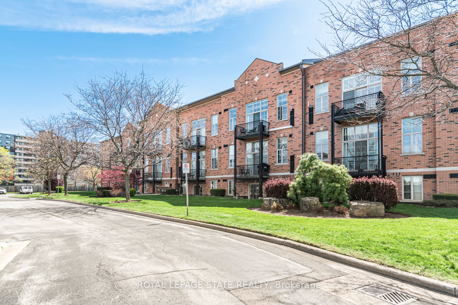 262 Dundas Street E 311 Property Photo 45