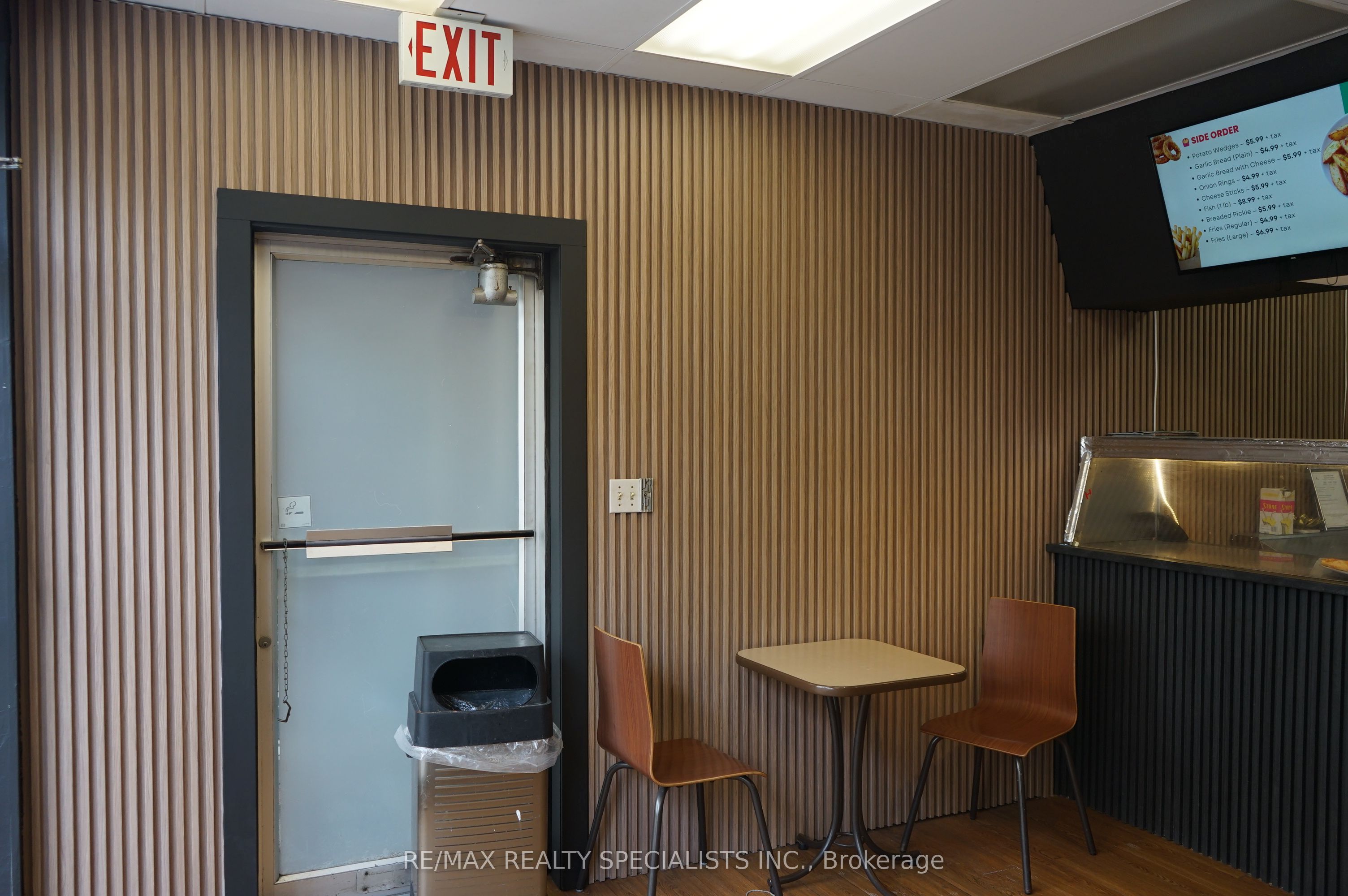 157 King Street E Property Photo 9