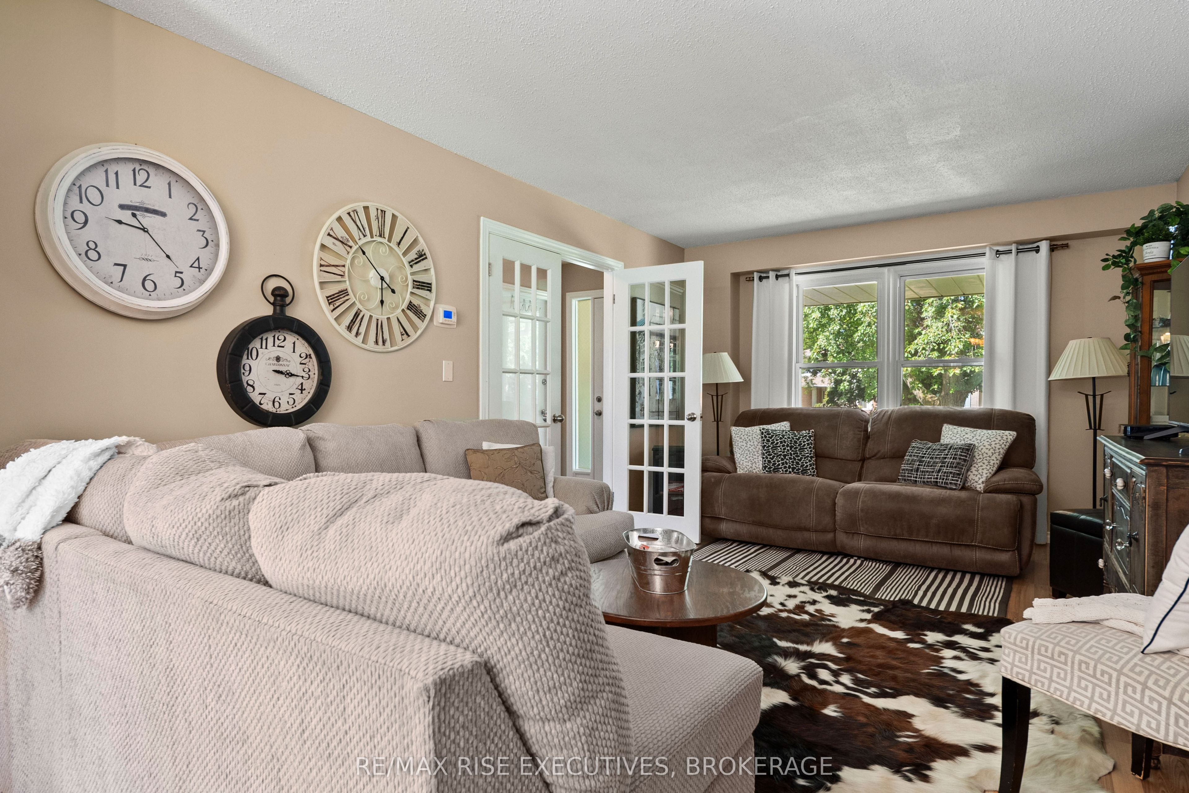 149 Grenadier Drive Property Photo 8