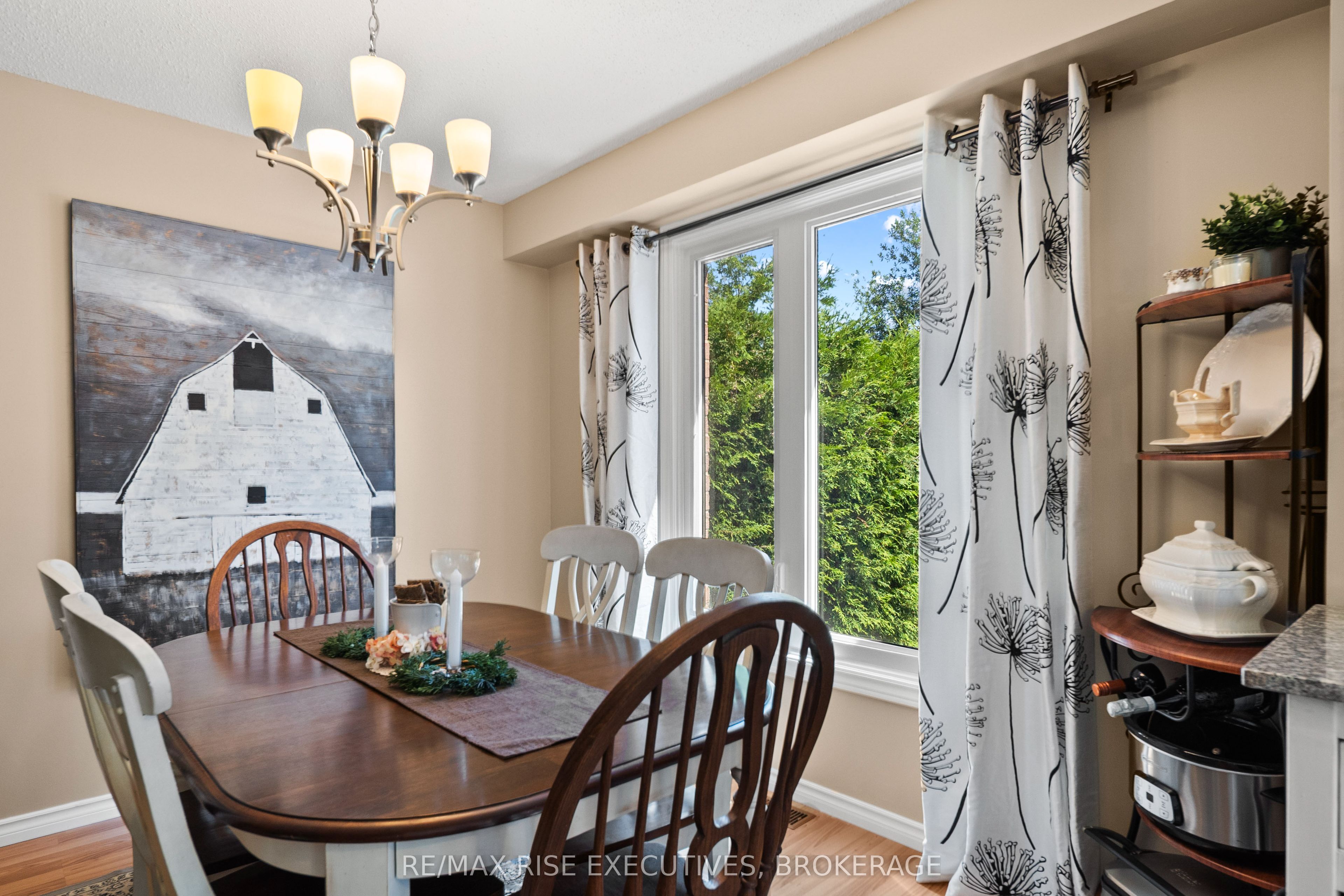 149 Grenadier Drive Property Photo 10