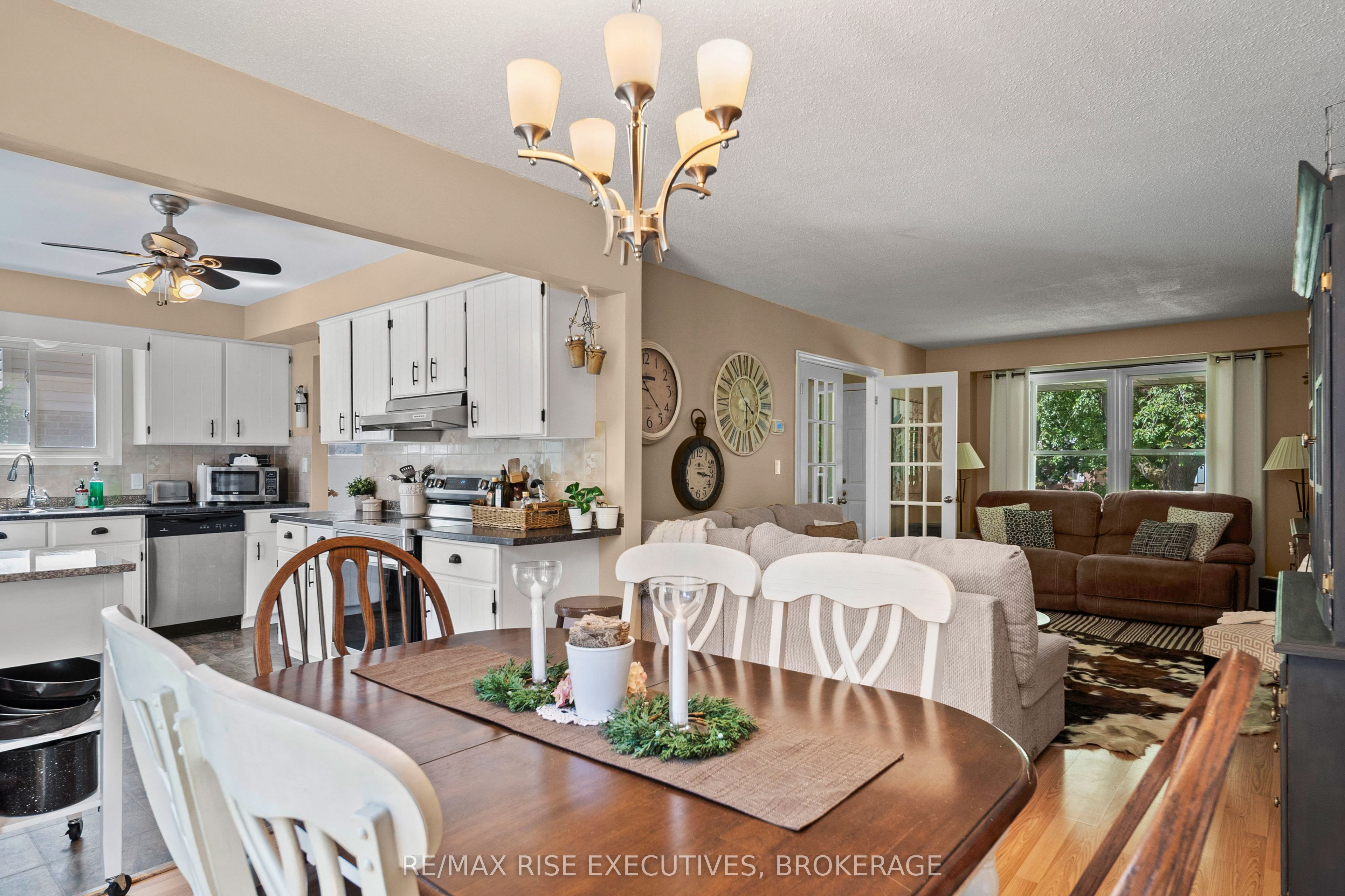 149 Grenadier Drive Property Photo 11