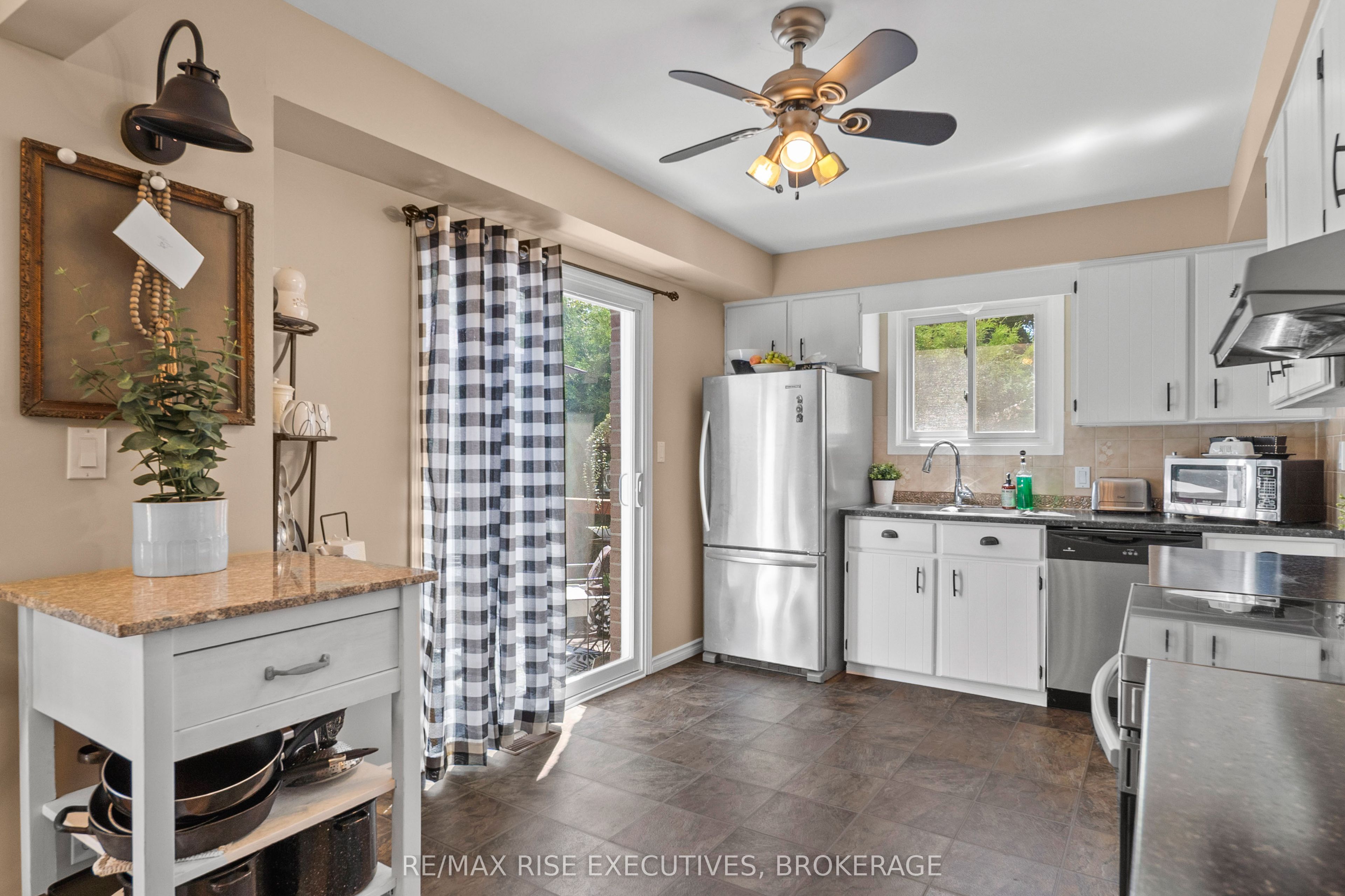 149 Grenadier Drive Property Photo 15