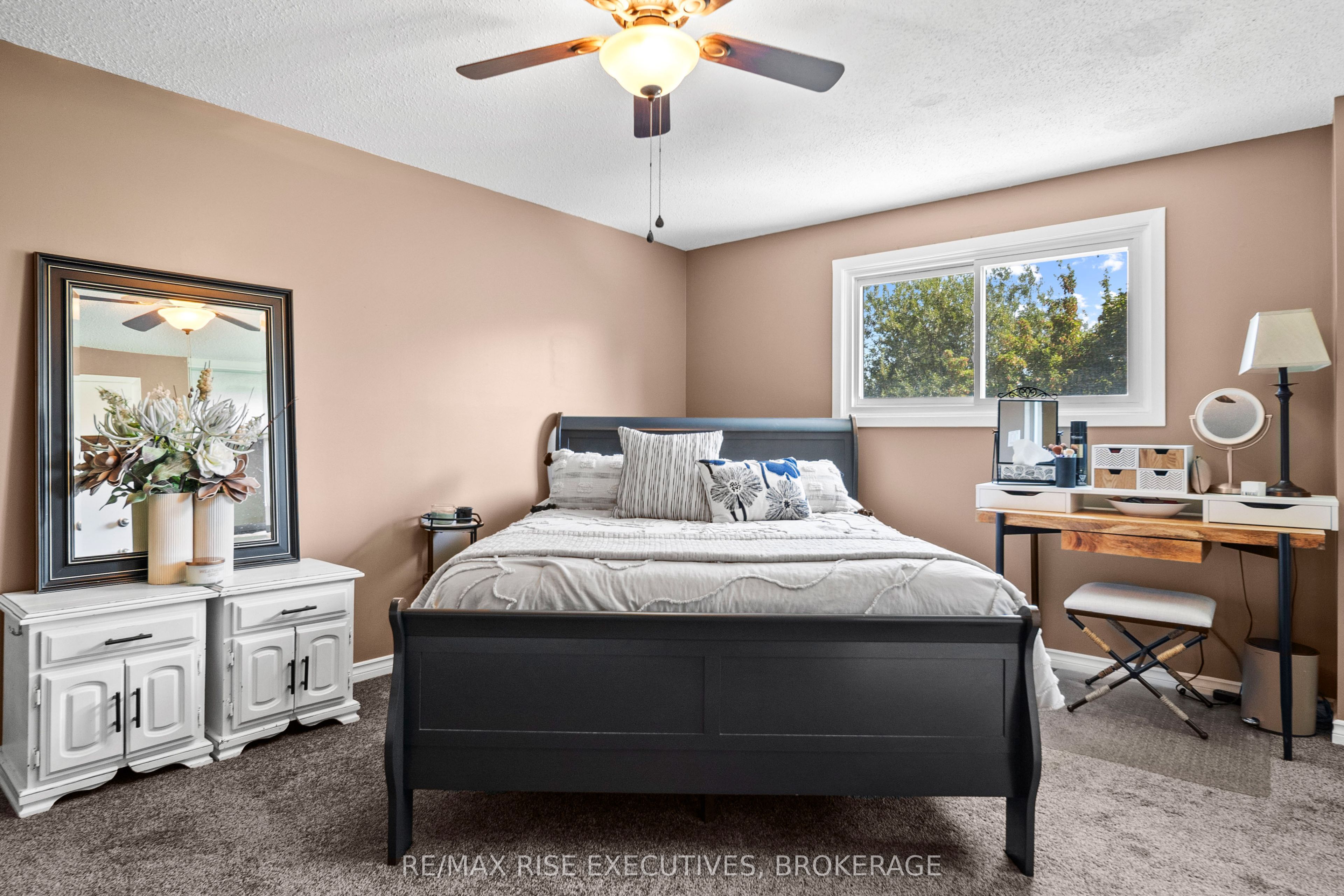 149 Grenadier Drive Property Photo 19