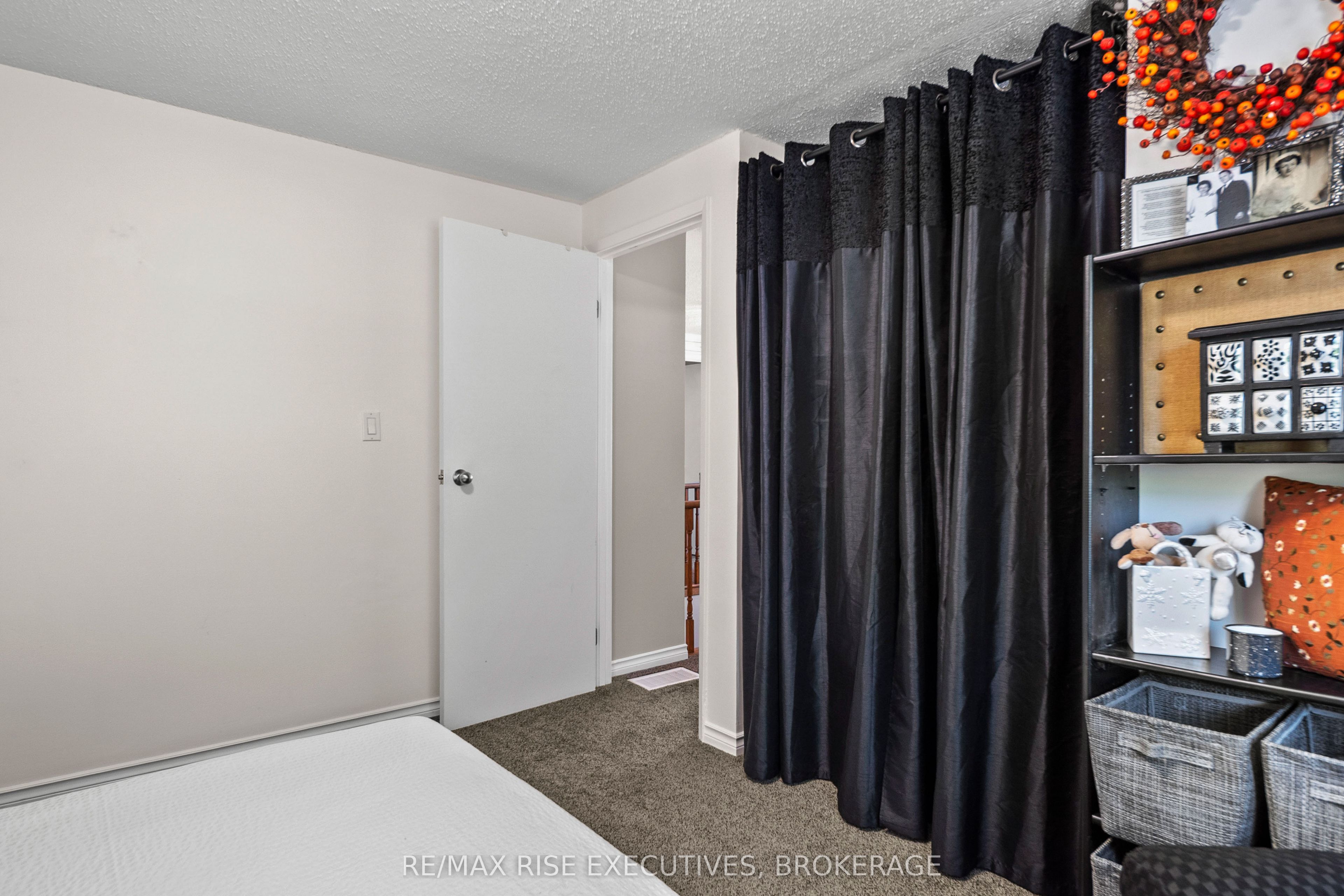 149 Grenadier Drive Property Photo 25