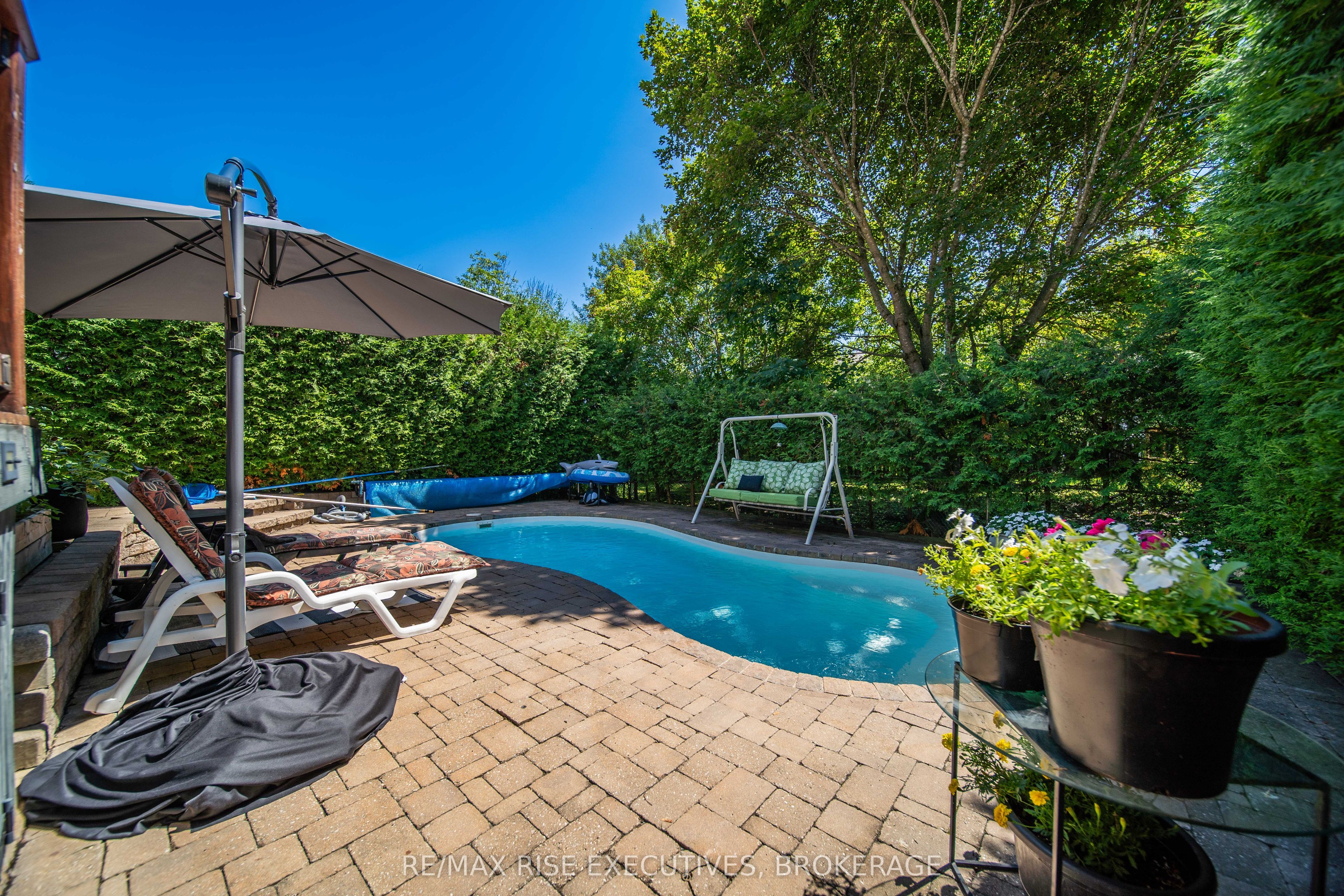 149 Grenadier Drive Property Photo 32