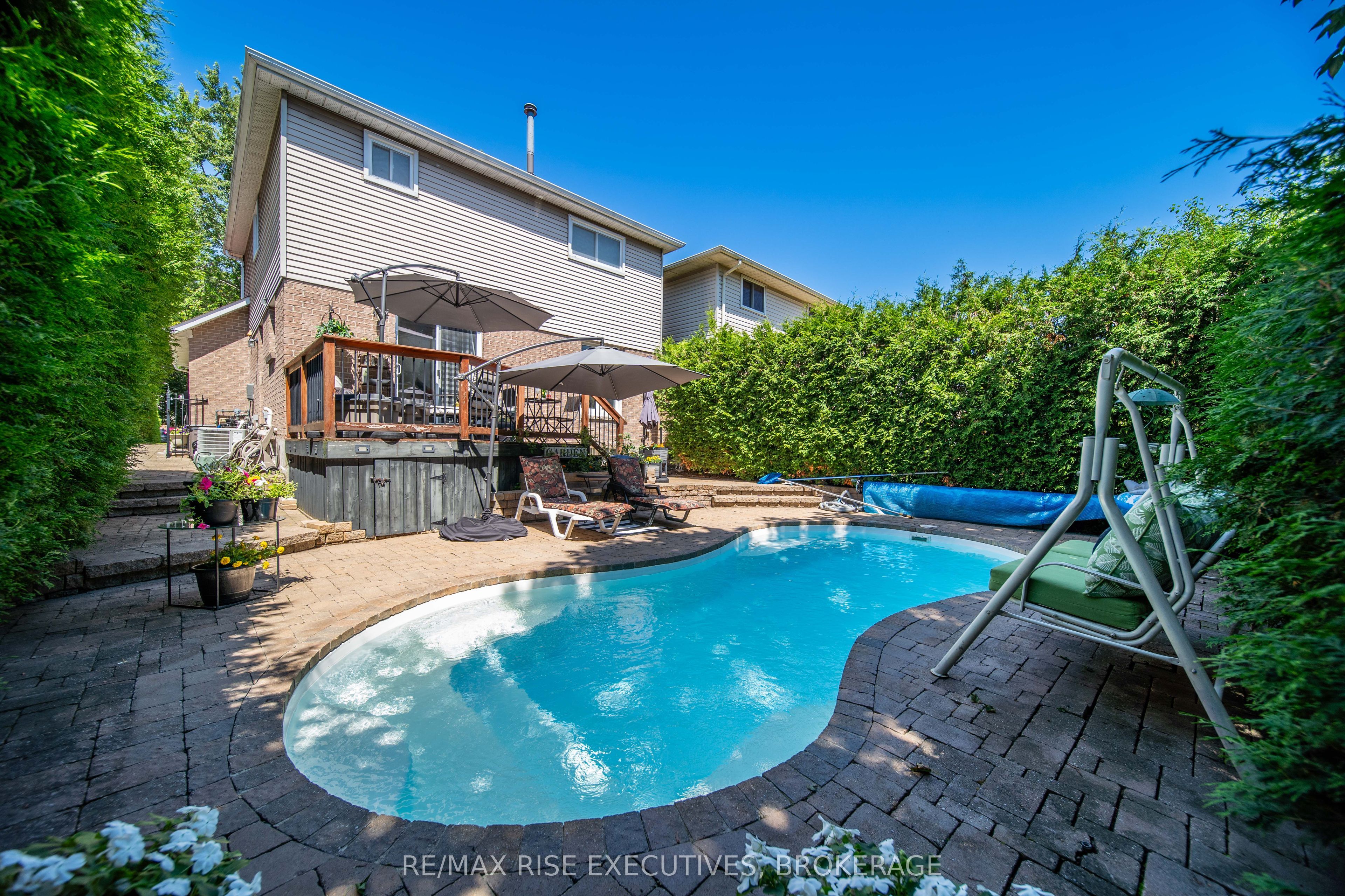 149 Grenadier Drive Property Photo 33