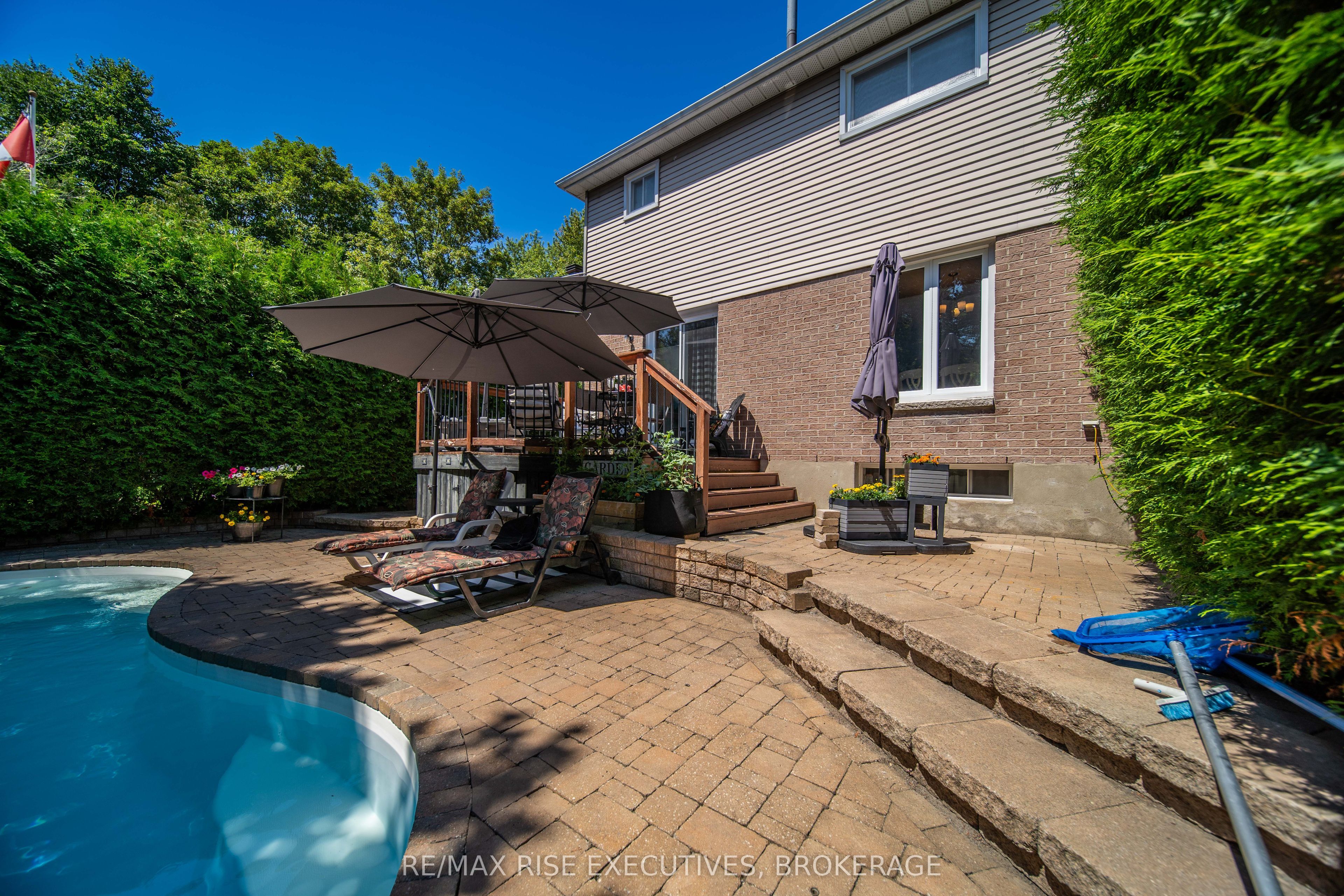 149 Grenadier Drive Property Photo 35