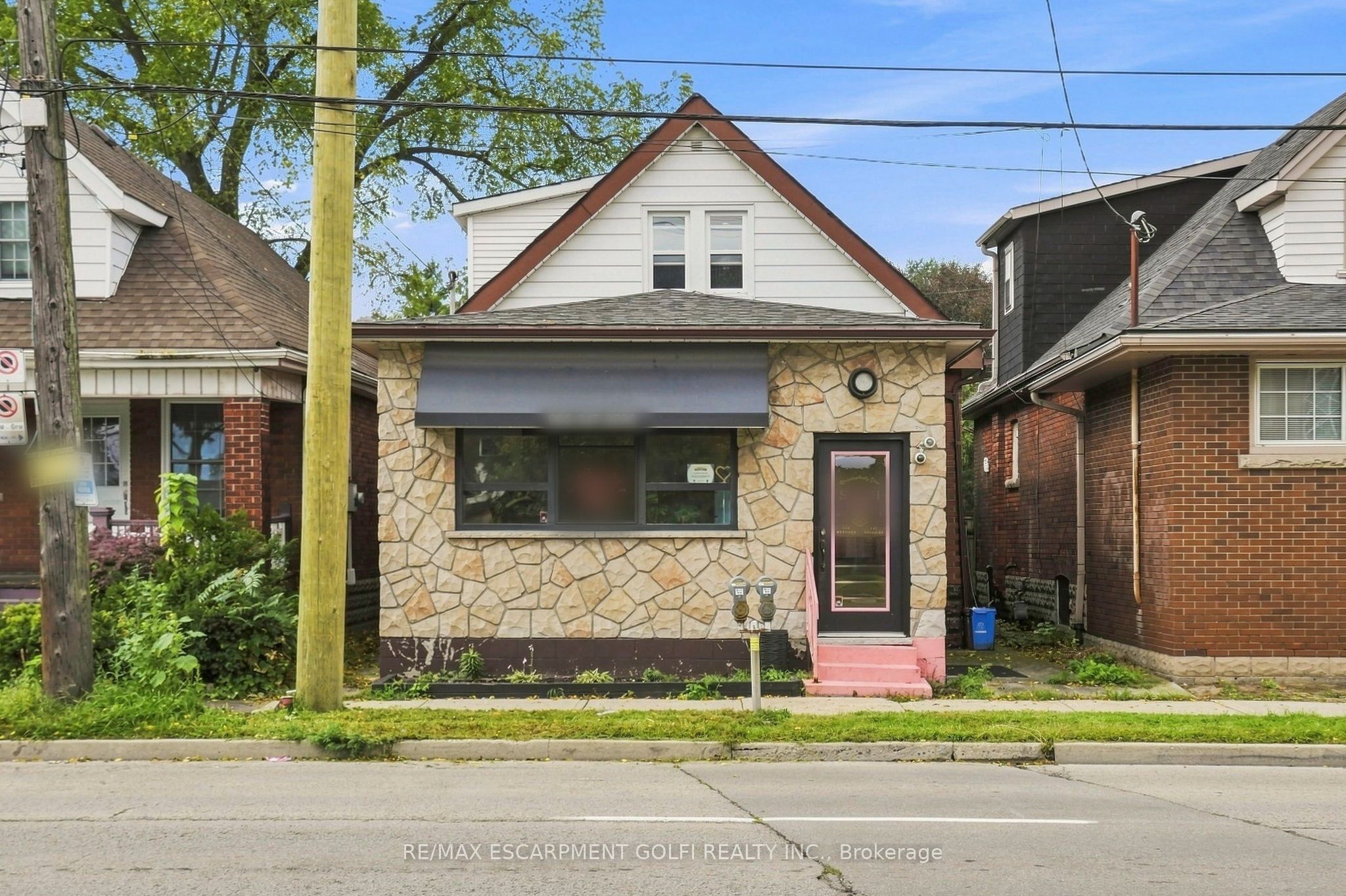 1500 King Street E Property Photo 1