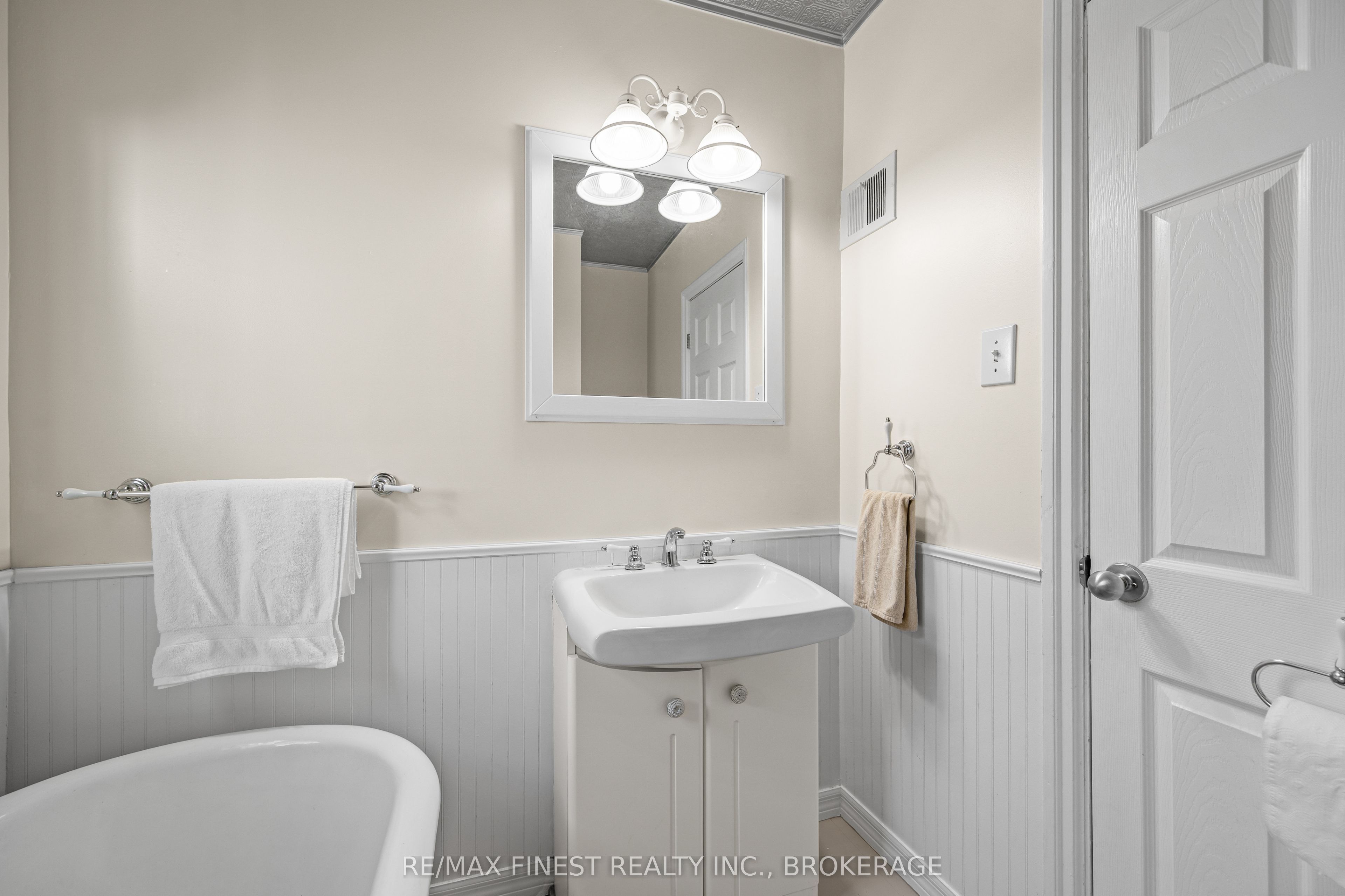 15 Alexander Street Property Photo 18