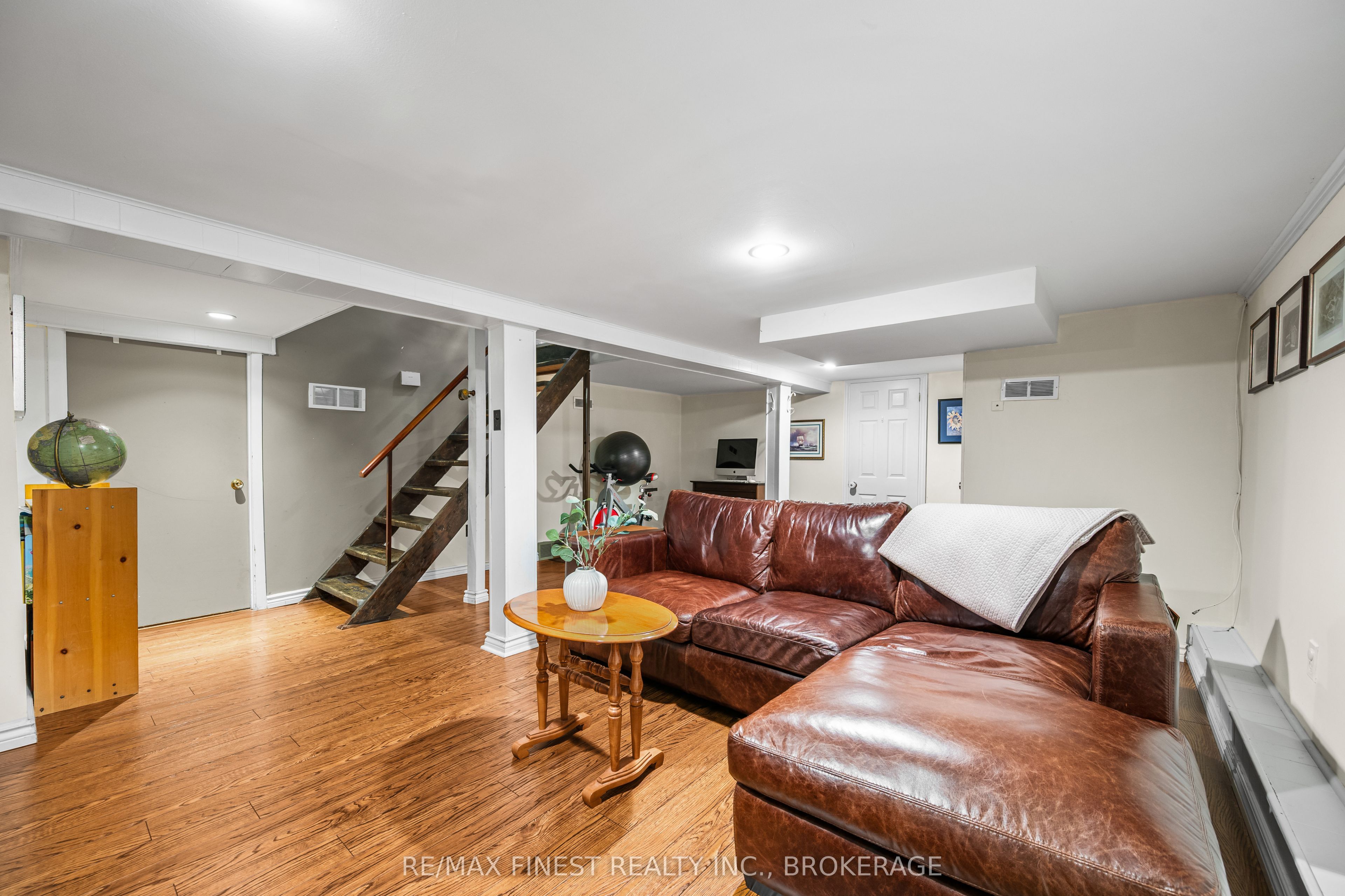 15 Alexander Street Property Photo 31