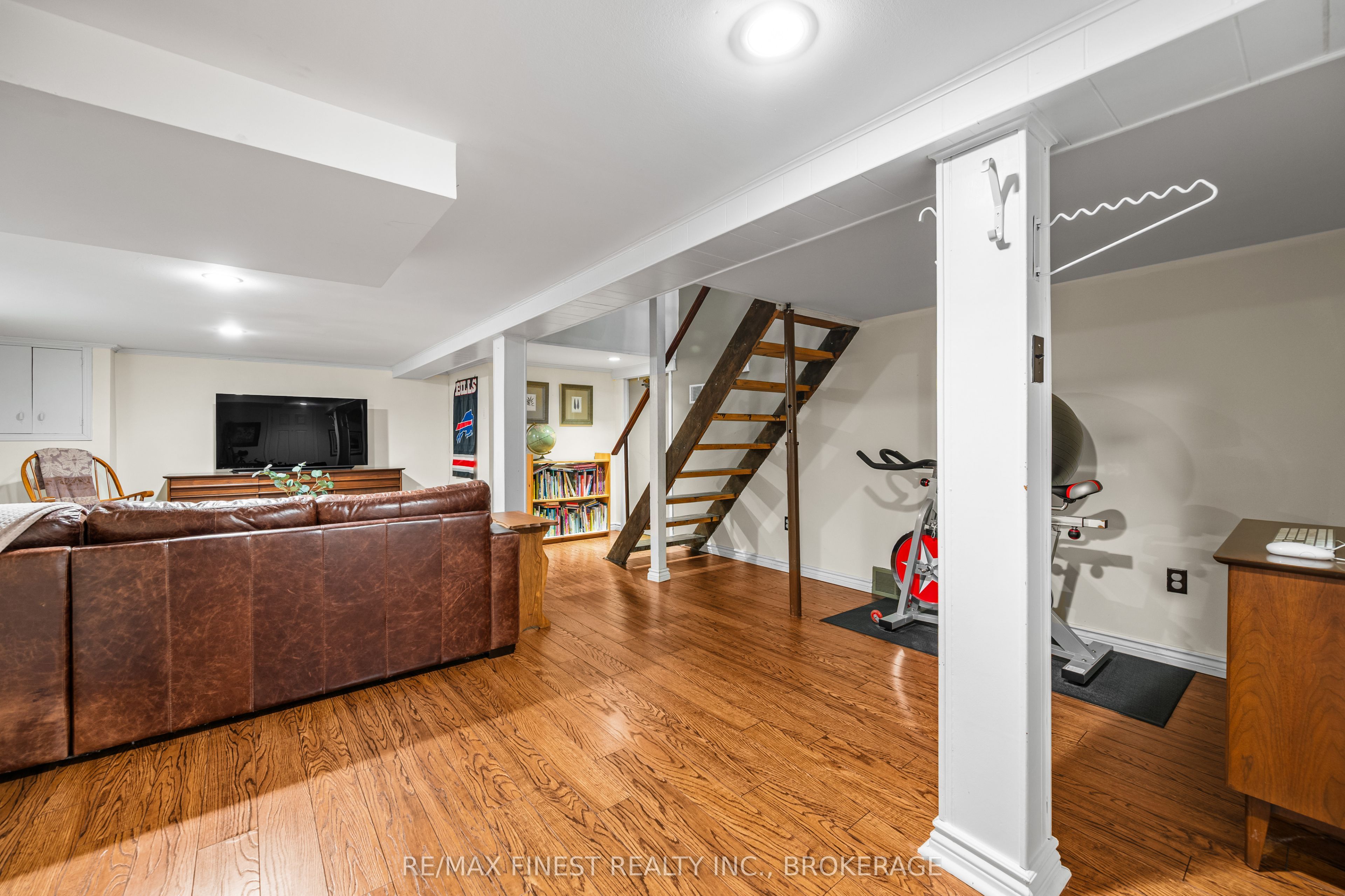 15 Alexander Street Property Photo 32