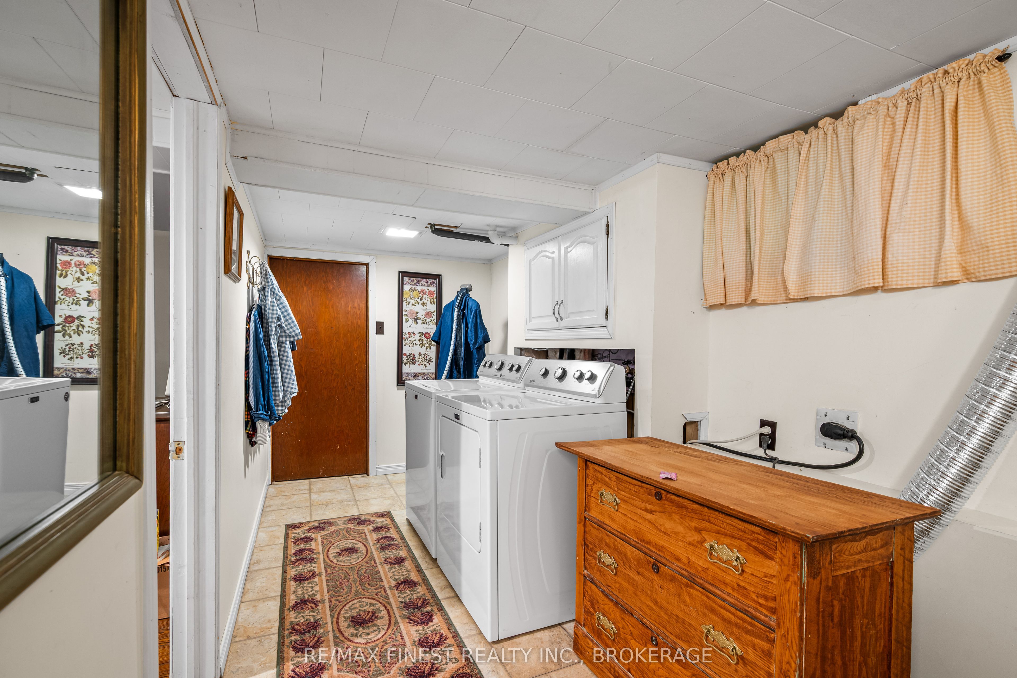 15 Alexander Street Property Photo 34