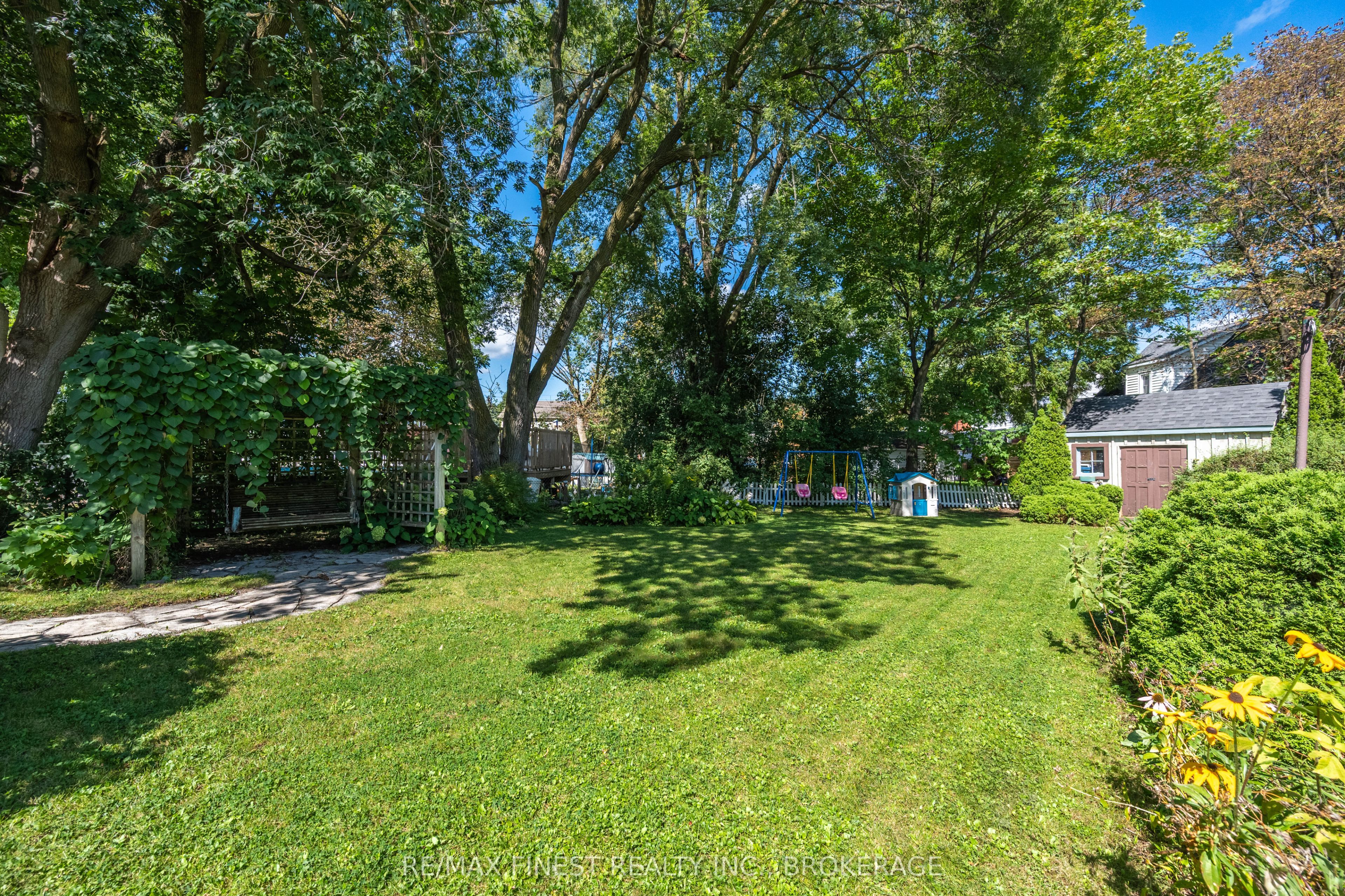 15 Alexander Street Property Photo 38