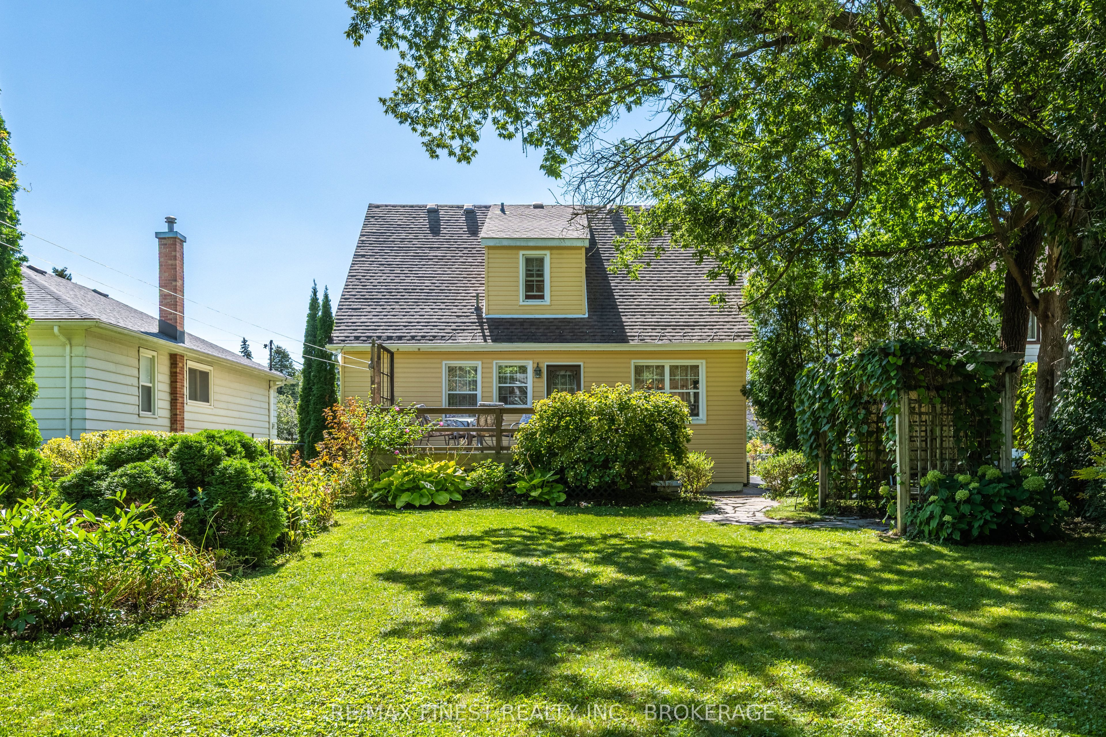15 Alexander Street Property Photo 41