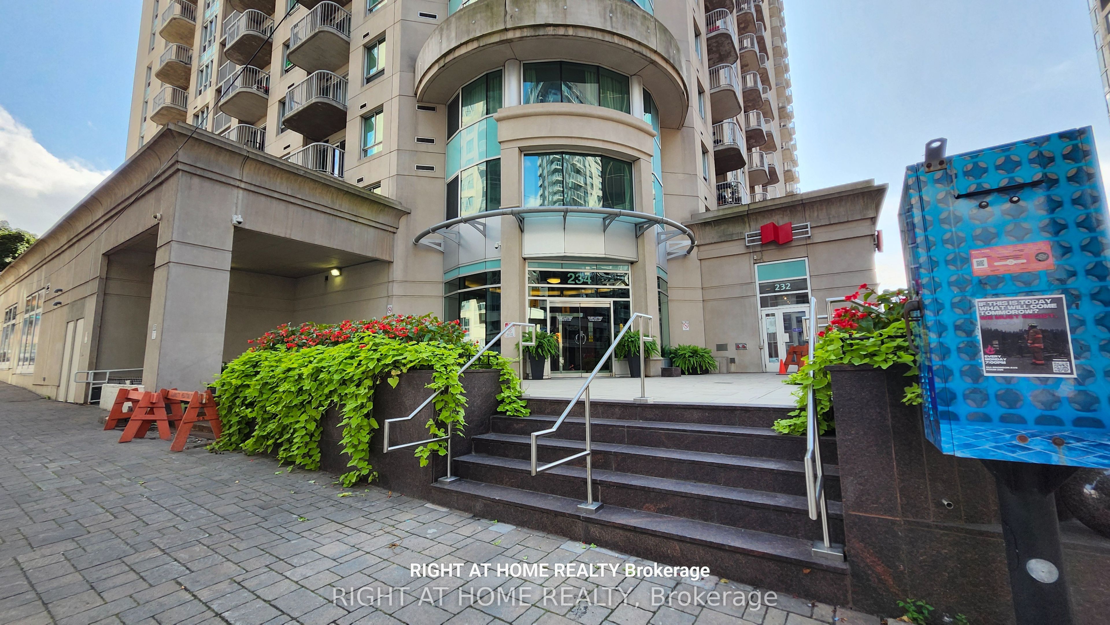 234 Rideau Street 1104 Property Photo 2
