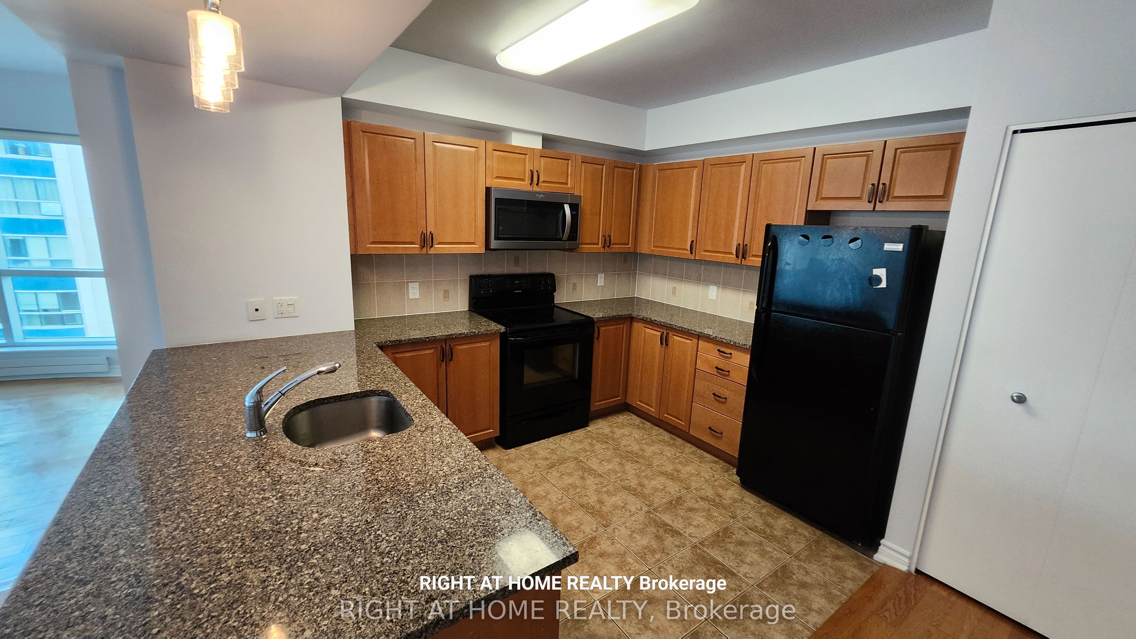234 Rideau Street 1104 Property Photo 34