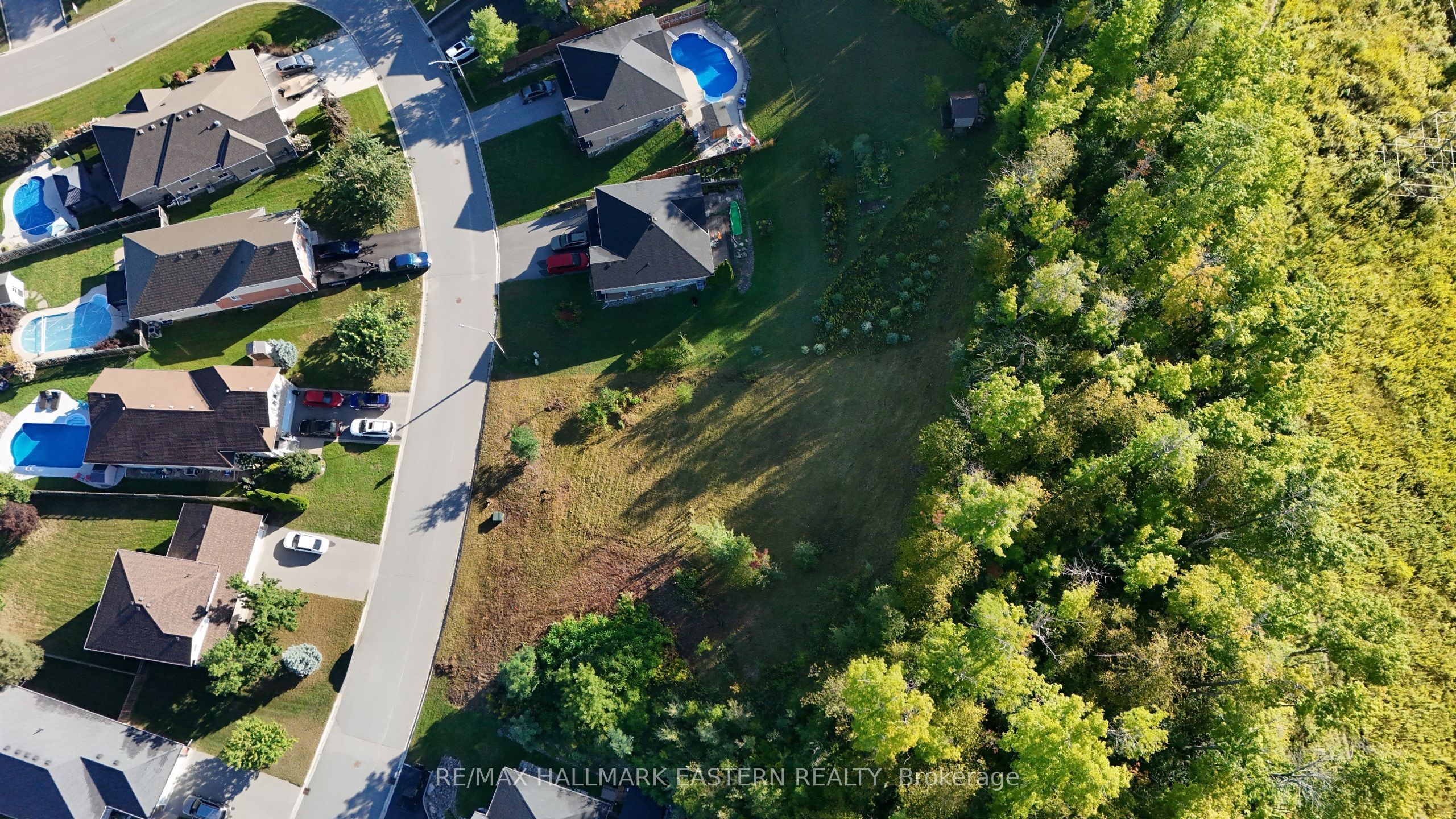 406 Country Lane Property Photo 6
