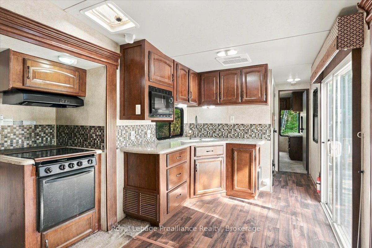 292 Hartin Road Property Photo 9
